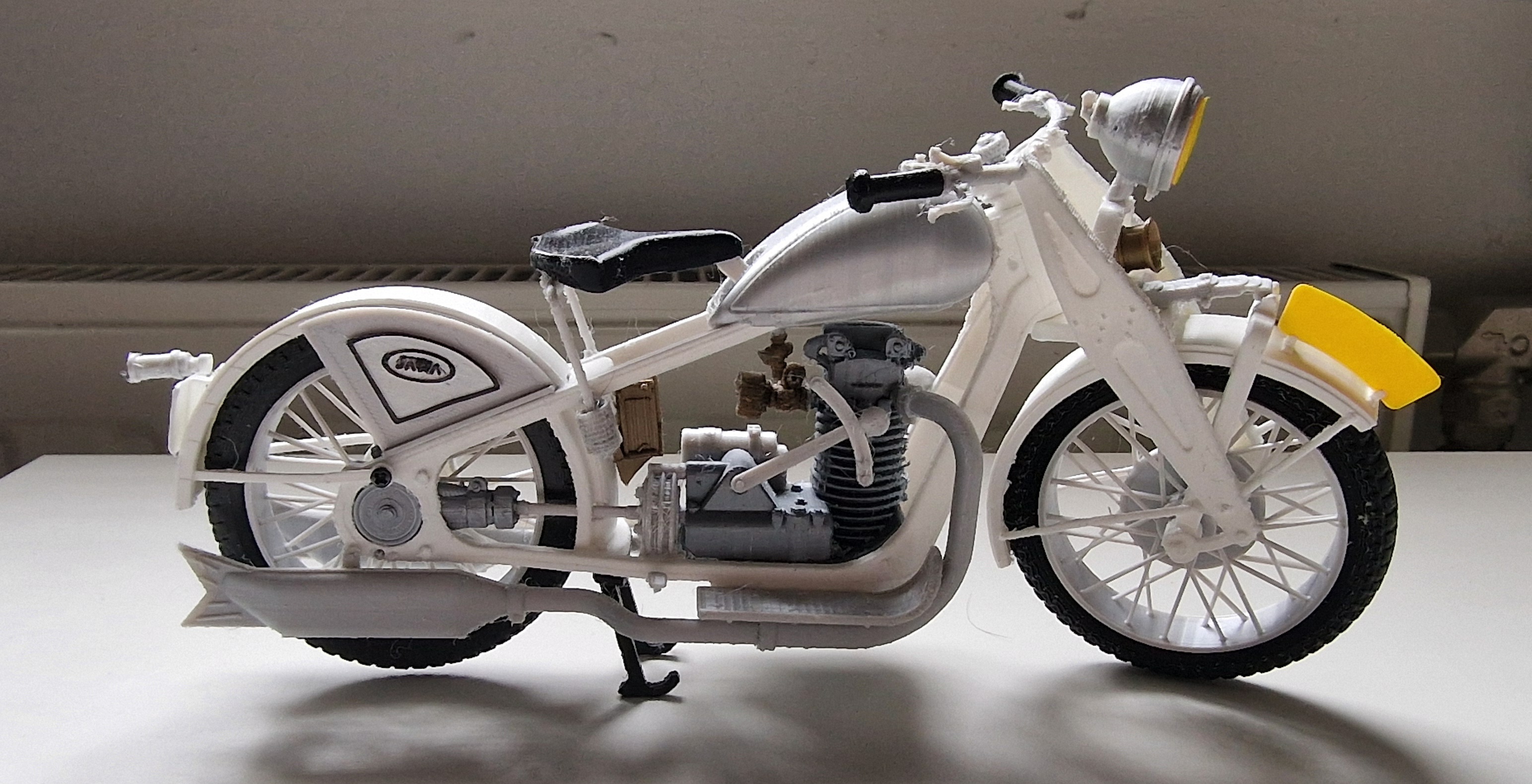 Jawa 500FL  1:10 by Ed van der Heijden