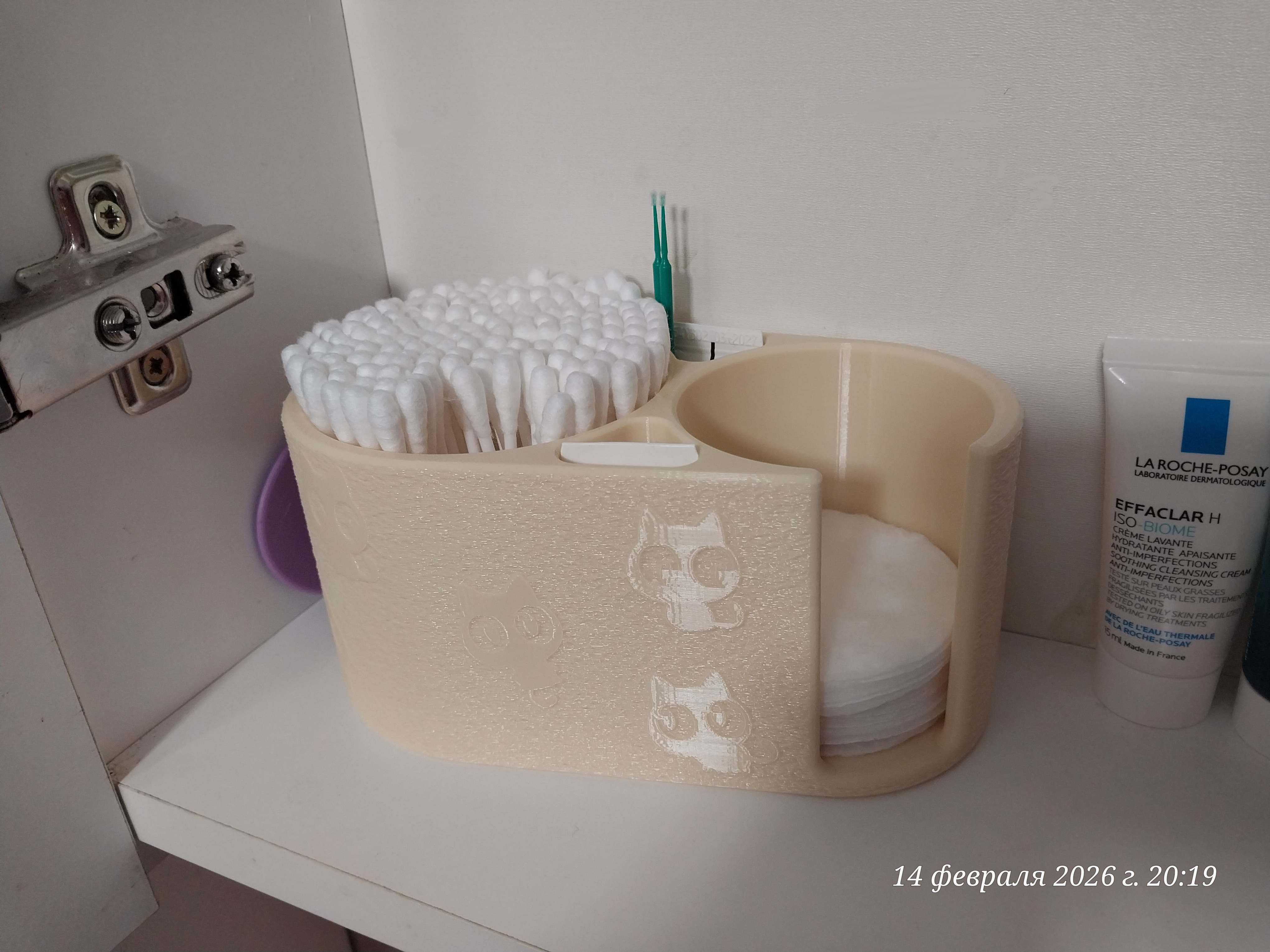Bathroom organizer for cotton pads and swabs