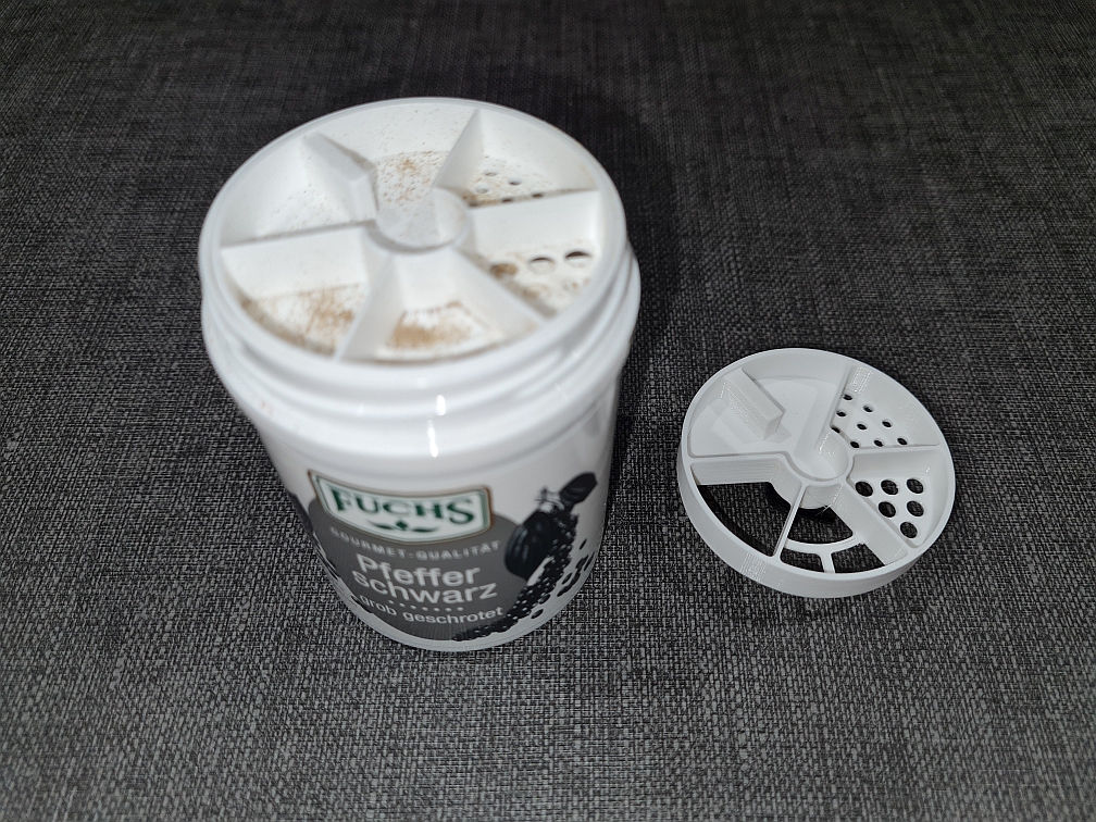 Miniatura 2 do modelo 3D Fuchs pepper shaker insert