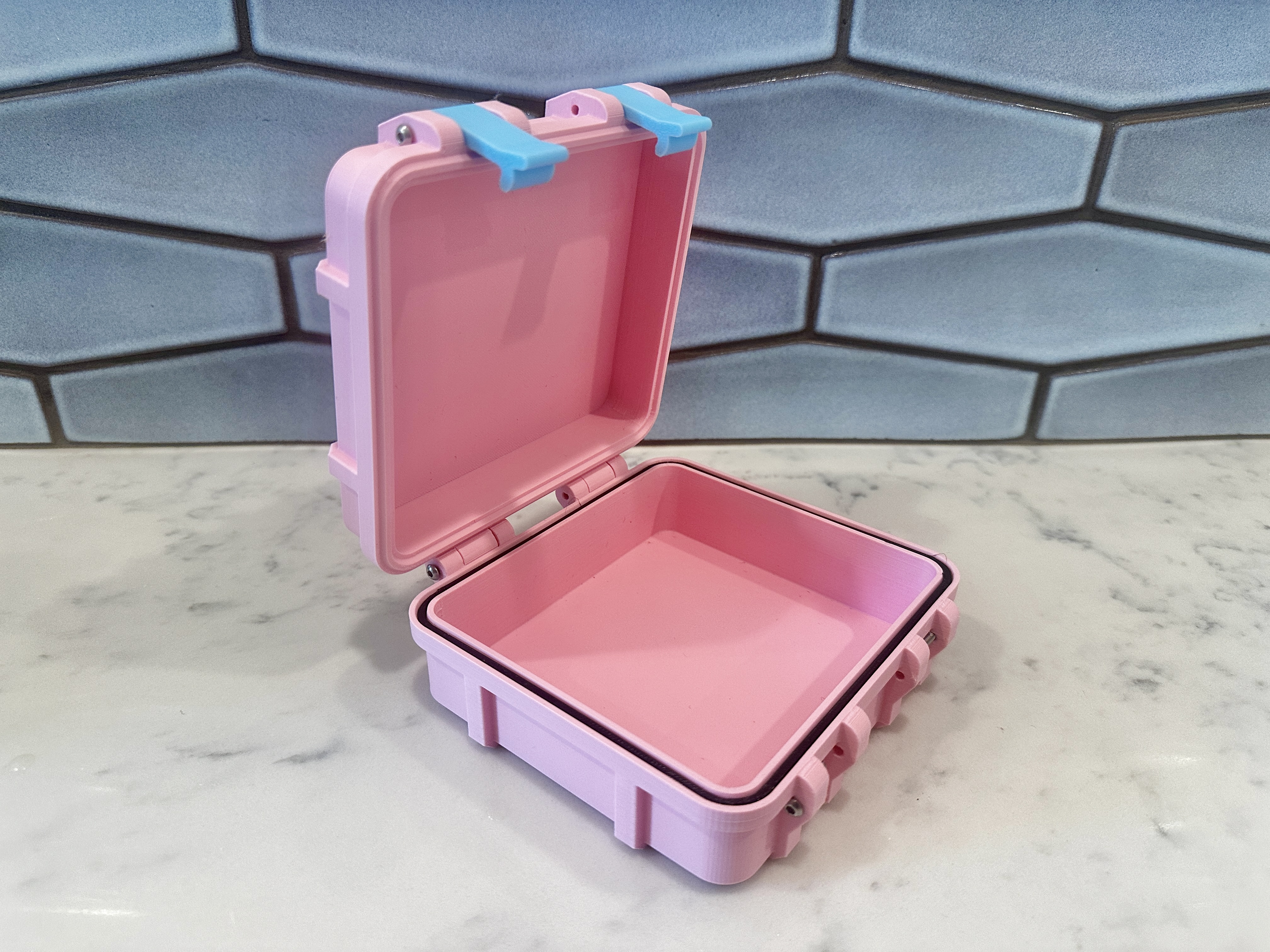 Parameterized Rugged Box (OpenSCAD) with TPU Gasket