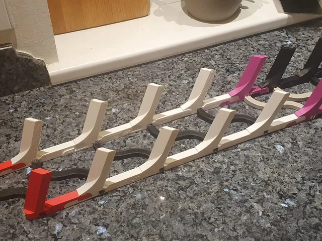 Modular and sturdy pan holder 45°