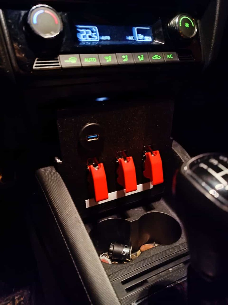 Schaltergehäuse für / Switch housing for  Skoda Fabia 3 Mittelkonsole