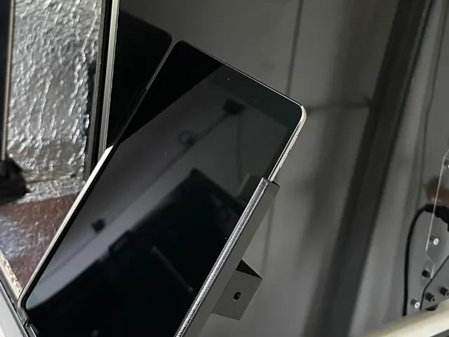 Mount for sidemounting a 10.9in iPad for Ratrig V-Core3 or V-Core4