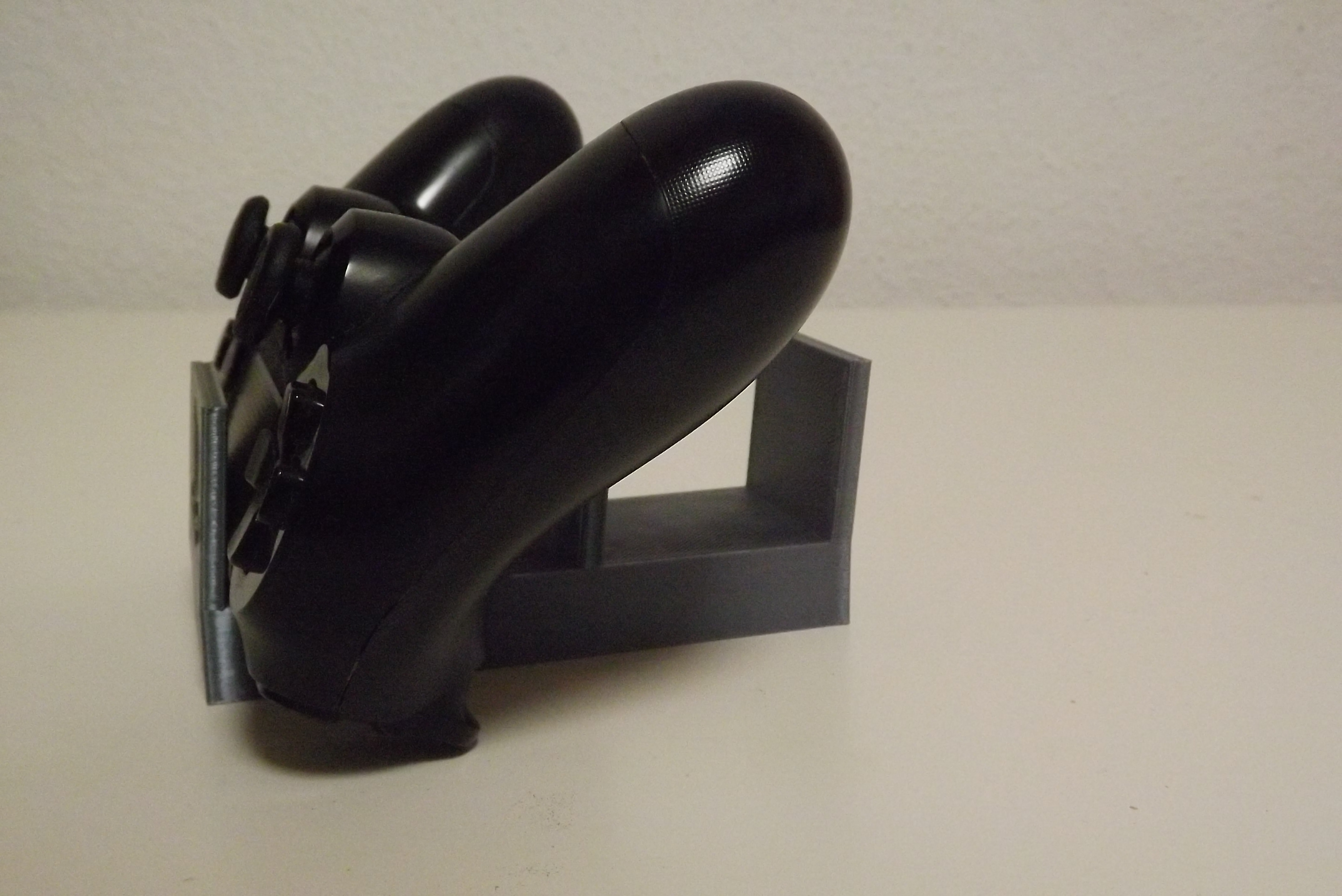 Miniatura 2 do modelo 3D PS4 Controller Halterung
