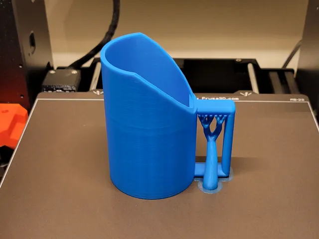 Stubby ice scoop