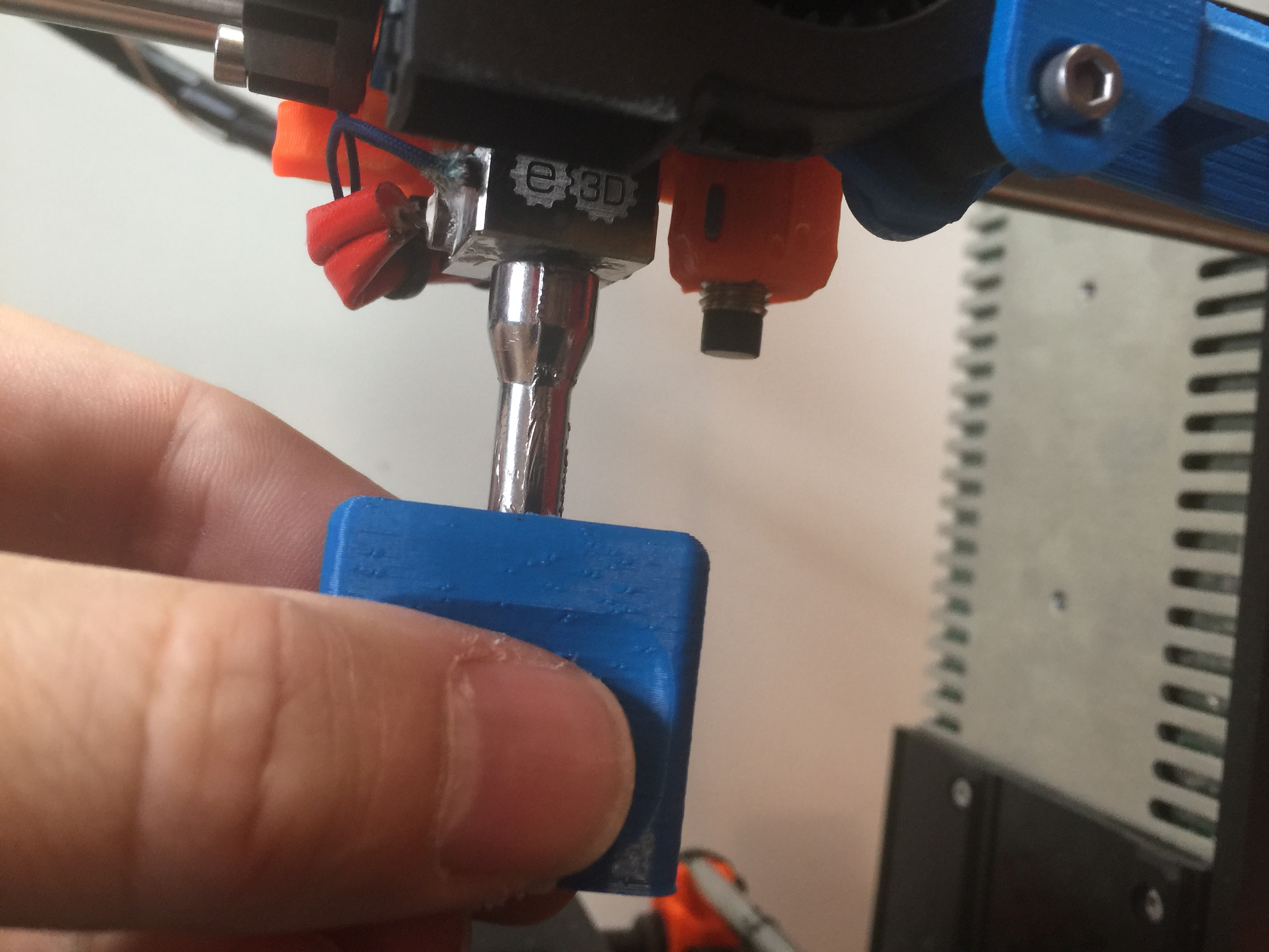 Nozzle cross wrench heat protector