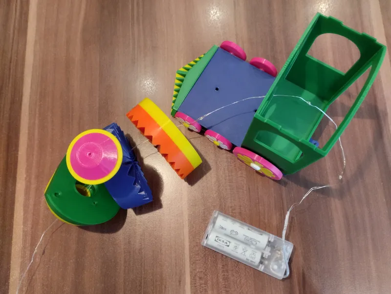 Easter train by SD product | Download free STL model | Printables.com
