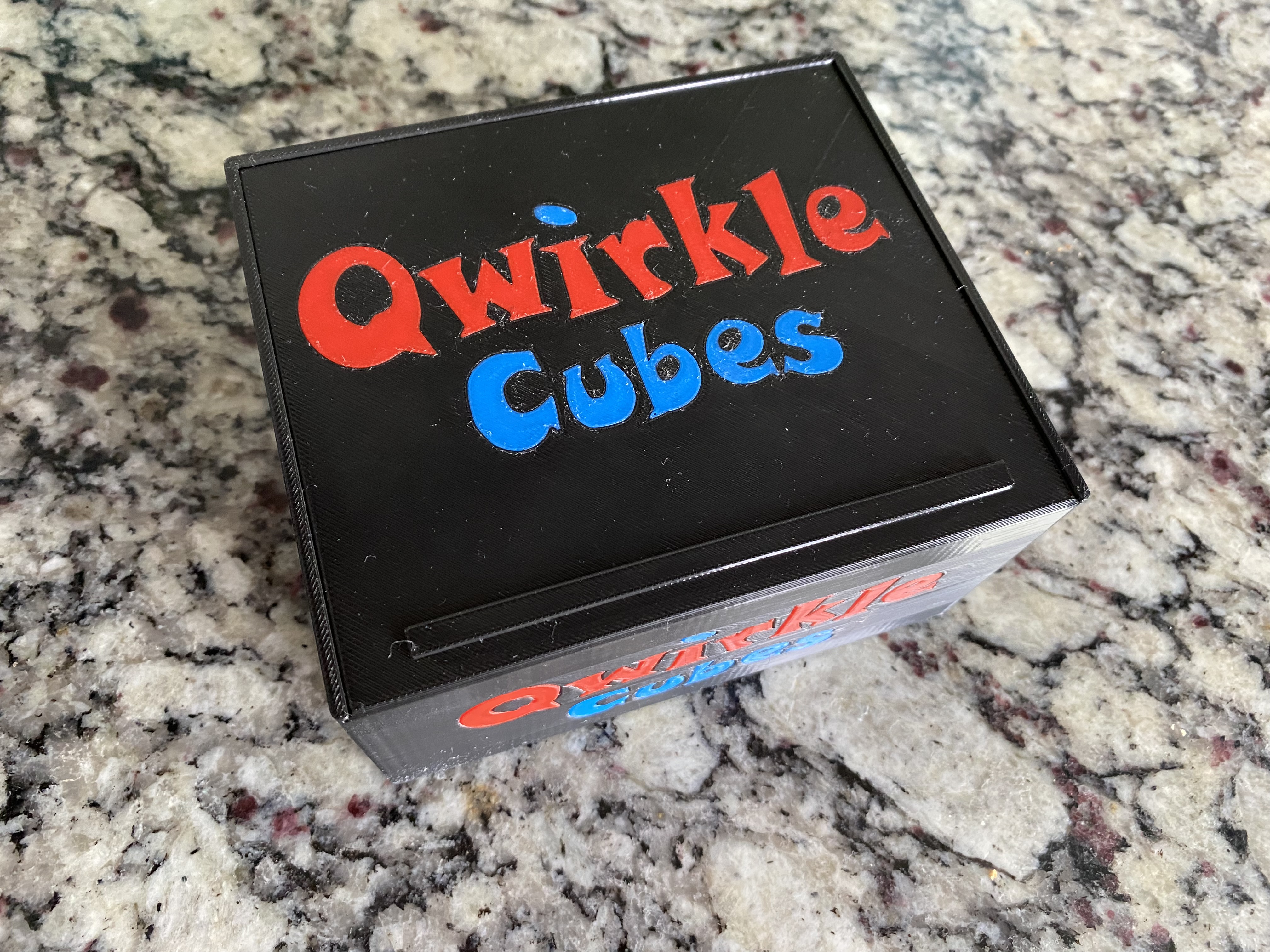 Miniatura 5 do modelo 3D Qwirkle Cubes Box