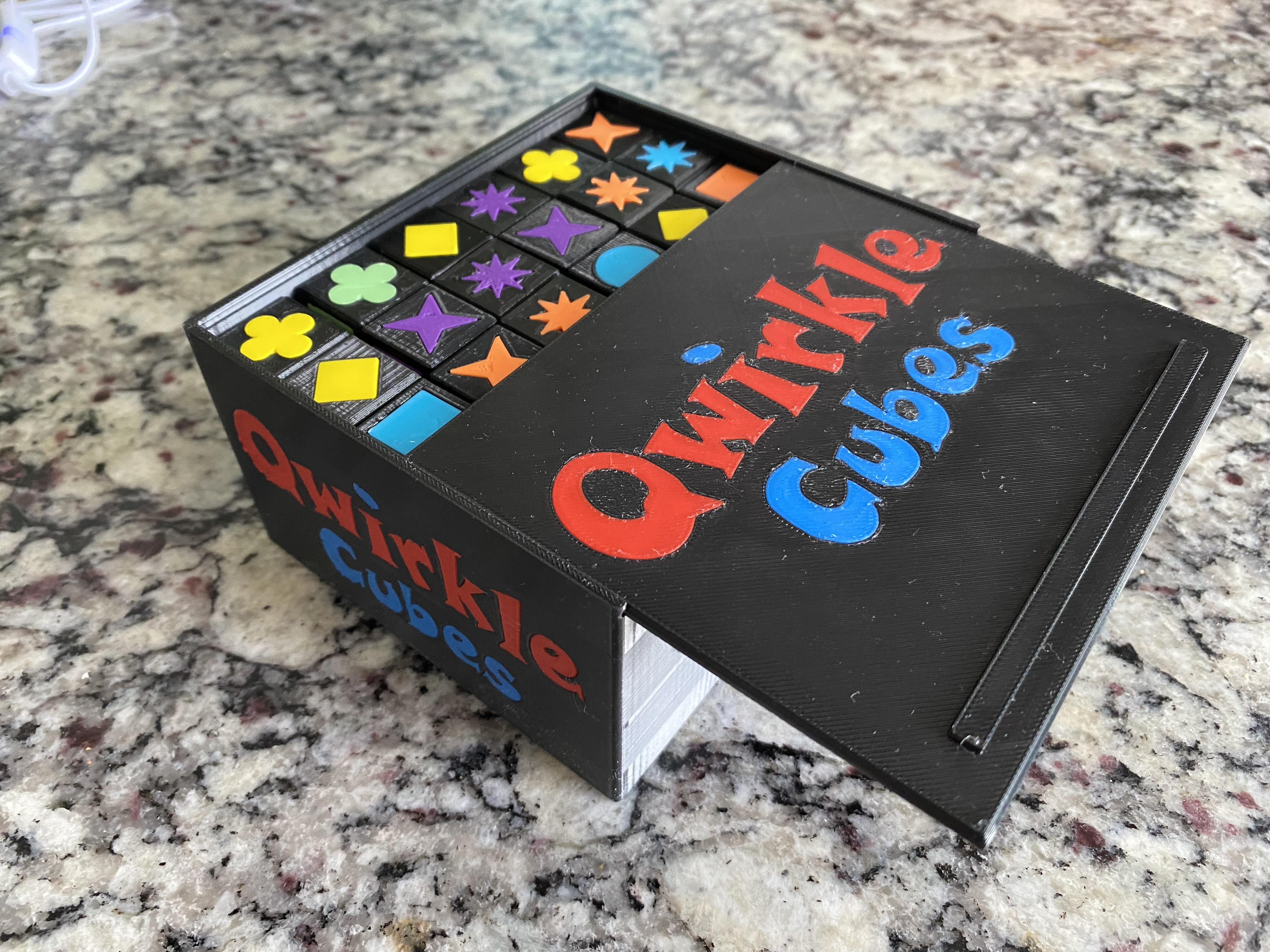 Miniatura 2 do modelo 3D Qwirkle Cubes Box