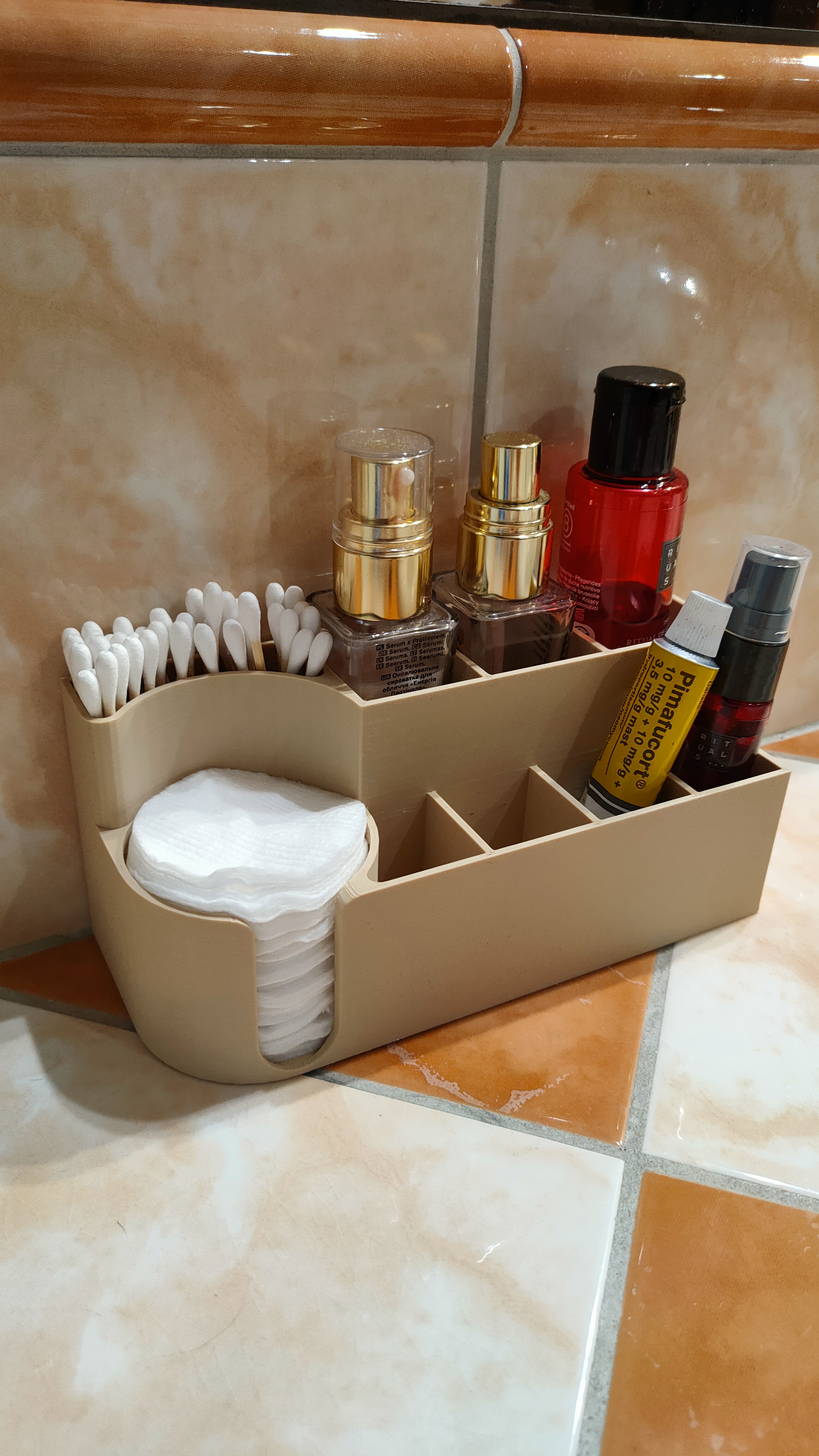 bathroom organiser