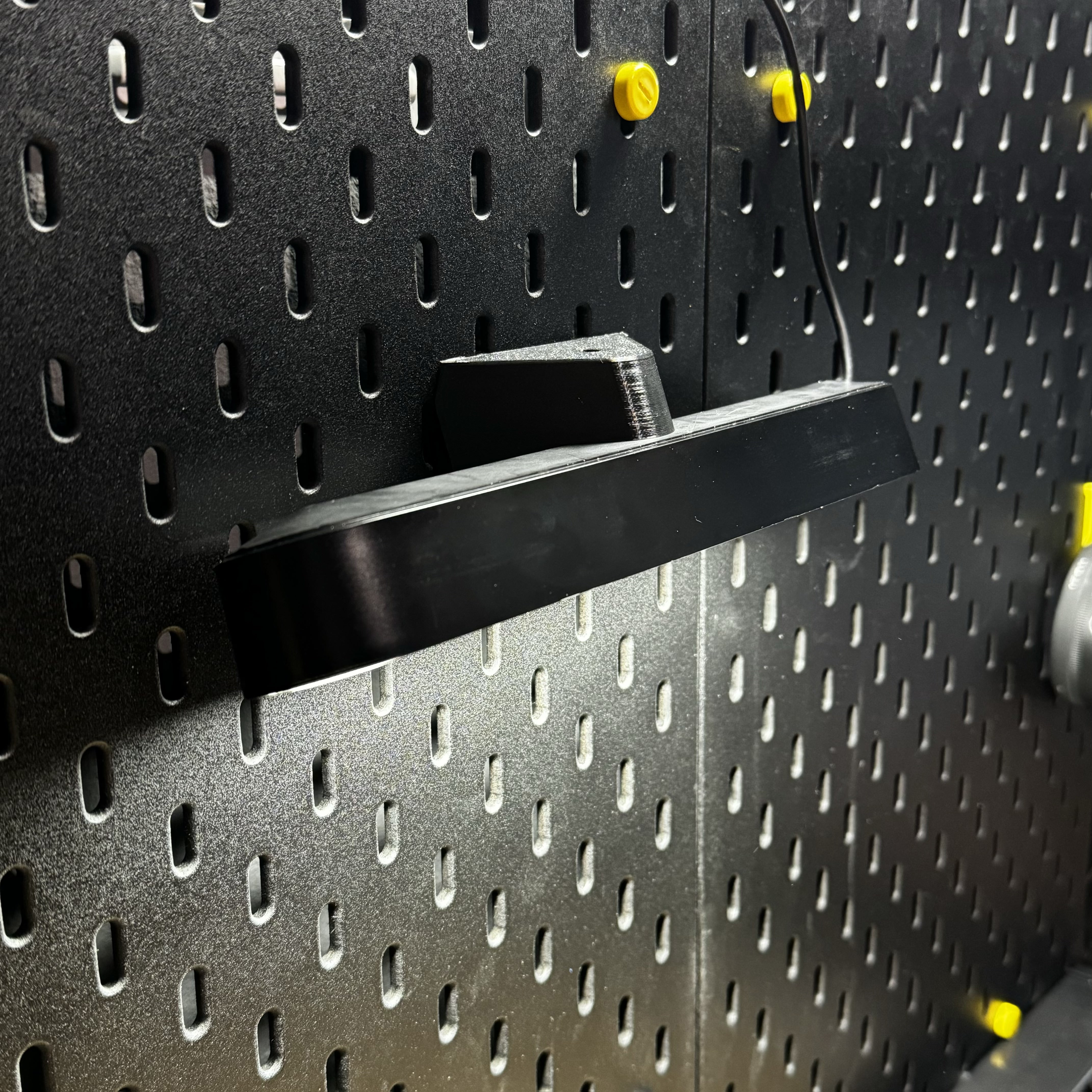 Hue Play Bar 20º mount for Ikea Skadis
