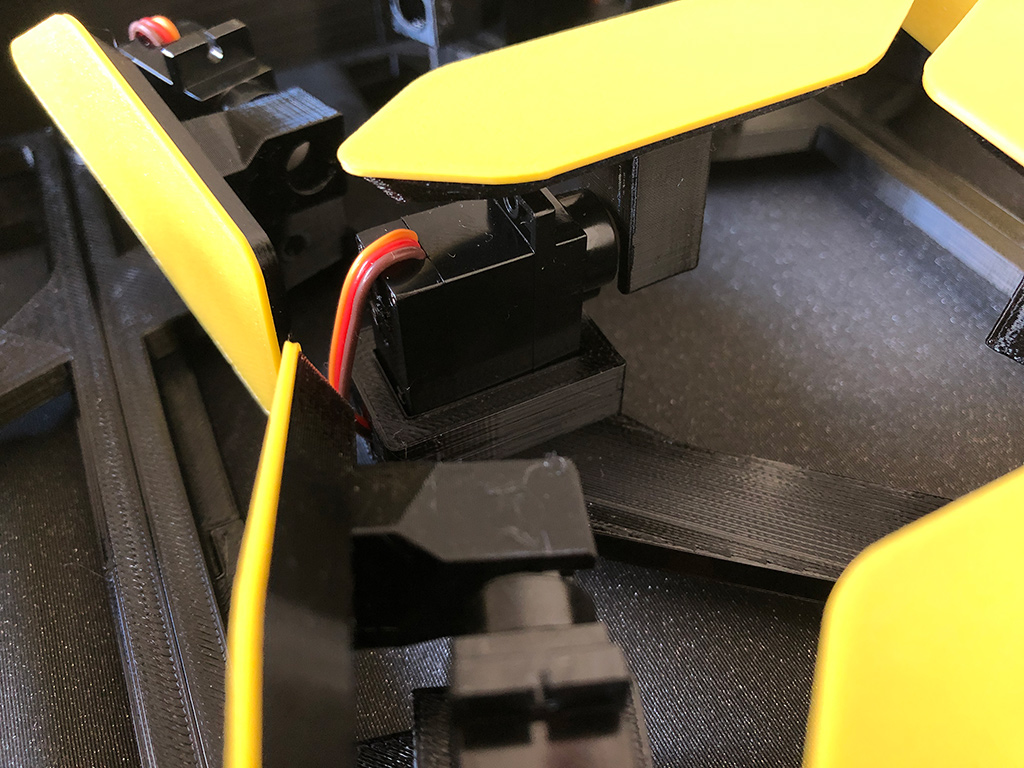 Miniatura 4 do modelo 3D Otvinta Servo Clock Case