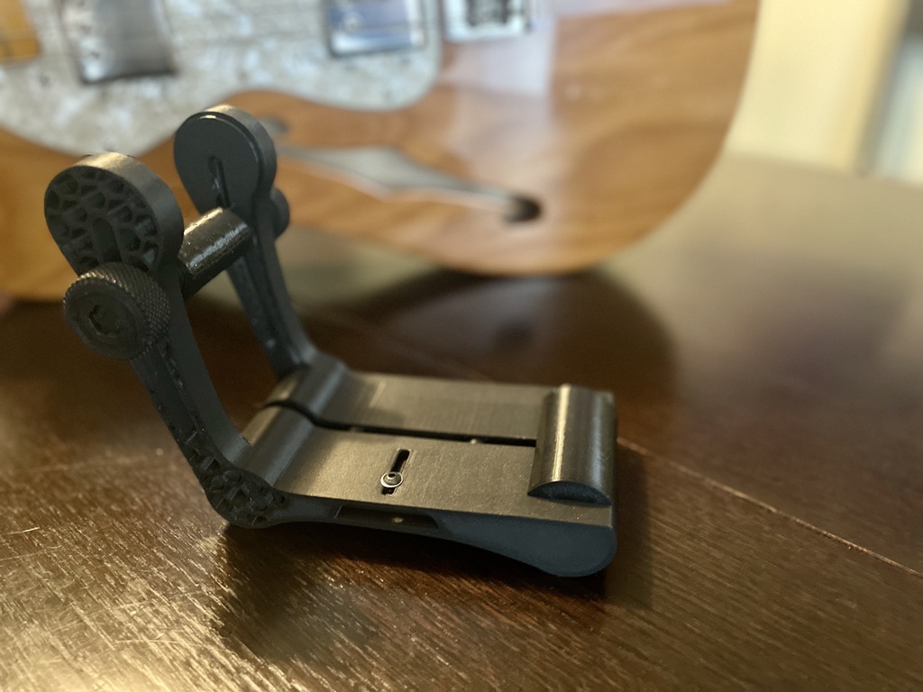 Guitar Leg Rest ergonomic support of electric guitars adjustable by