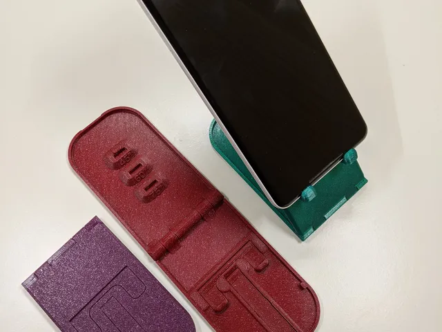 Print in place - Folding Portait mode phone stand - charging compatible