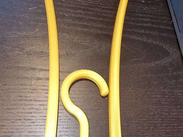 Print in place - Clothes Hanger - Hinged legs and Freely rotating hook