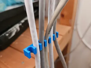 Simple cable clip by mortenlj | Download free STL model | Printables.com