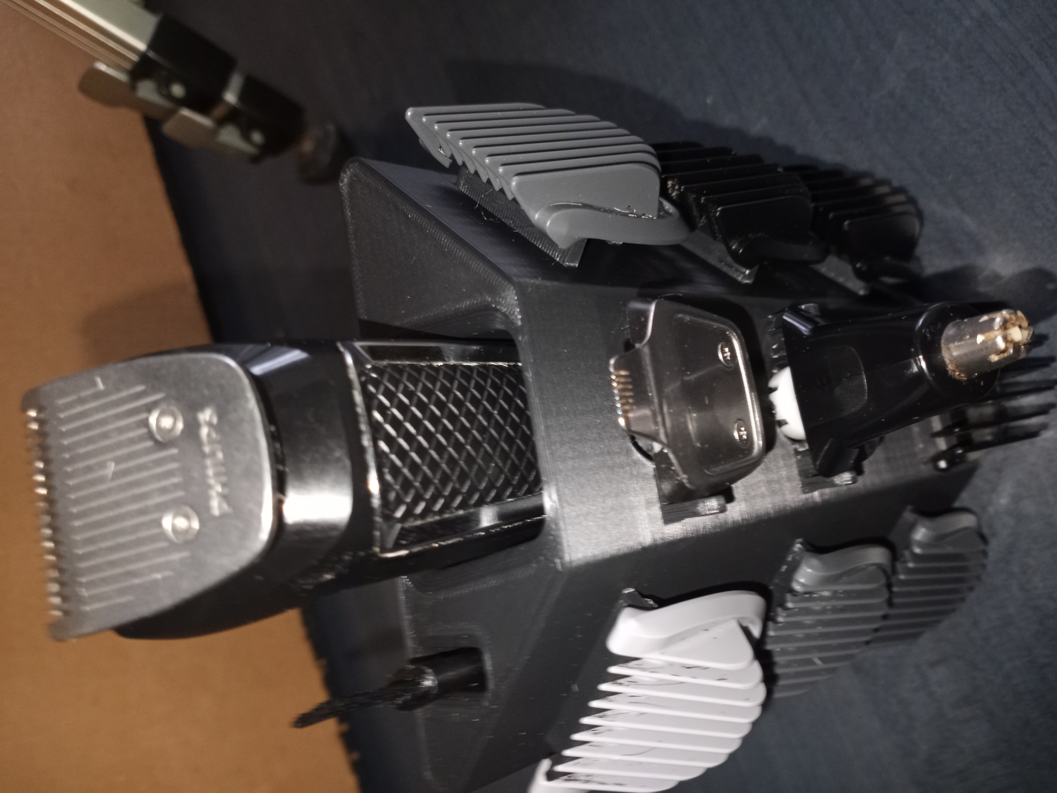 Philips Series 3000 beard trimmer station