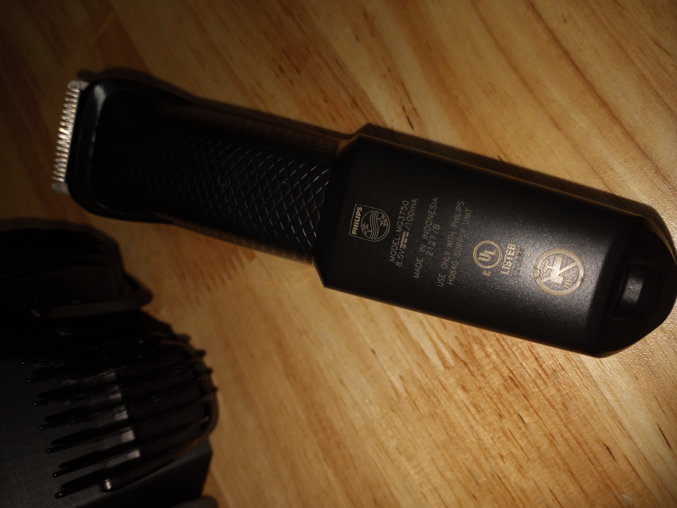 Philips Series 3000 beard trimmer station by 35°C0lDFuSi0n | Download ...