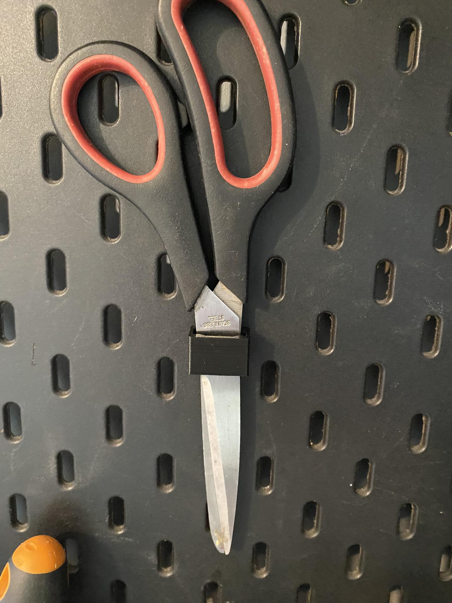 Miniatura 4 do modelo 3D SKADIS scissors holder