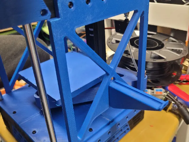 Skeleton Rook Shield, with Center mount spool holder