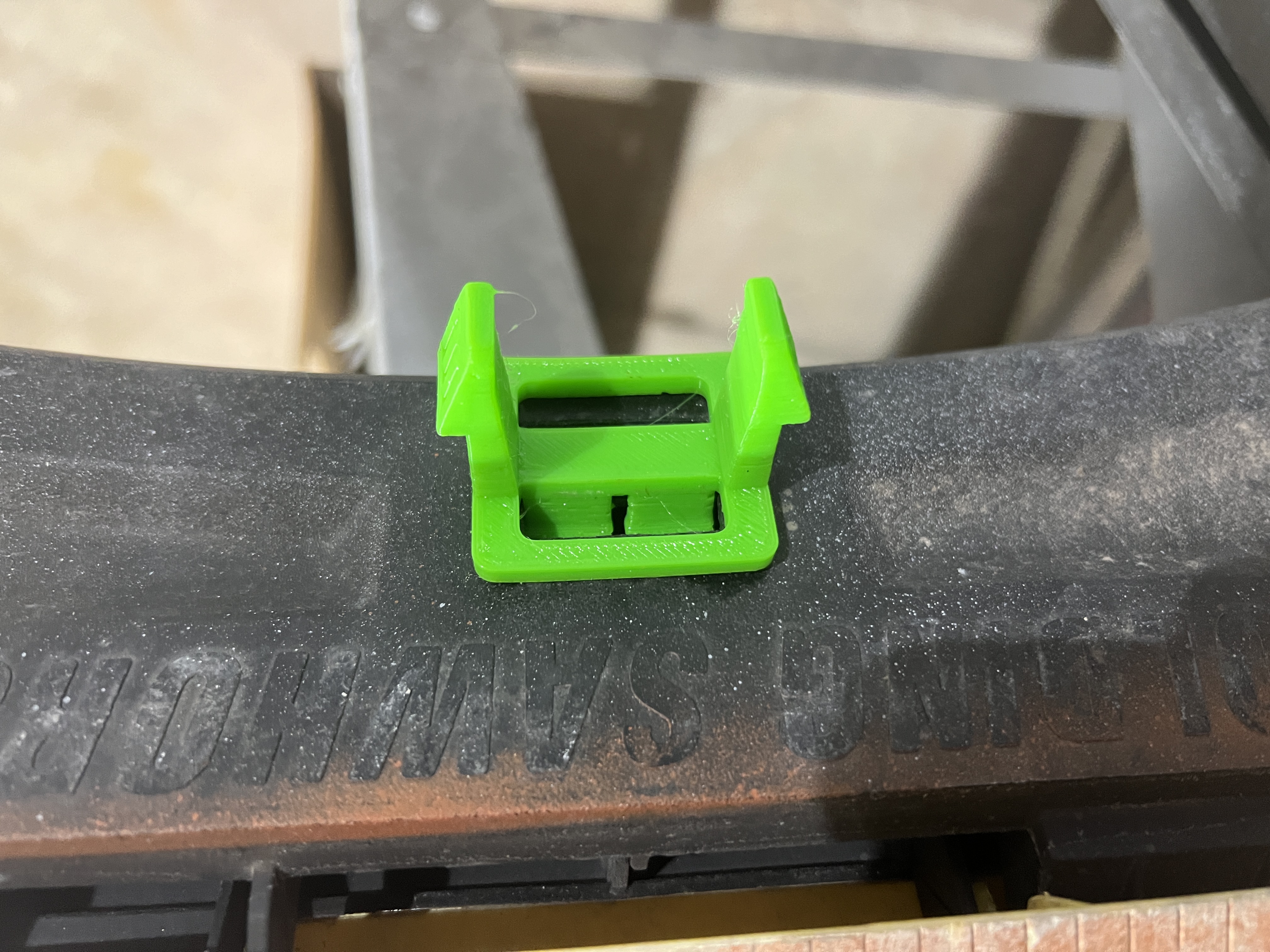 Clip for folding workmate sawhorse