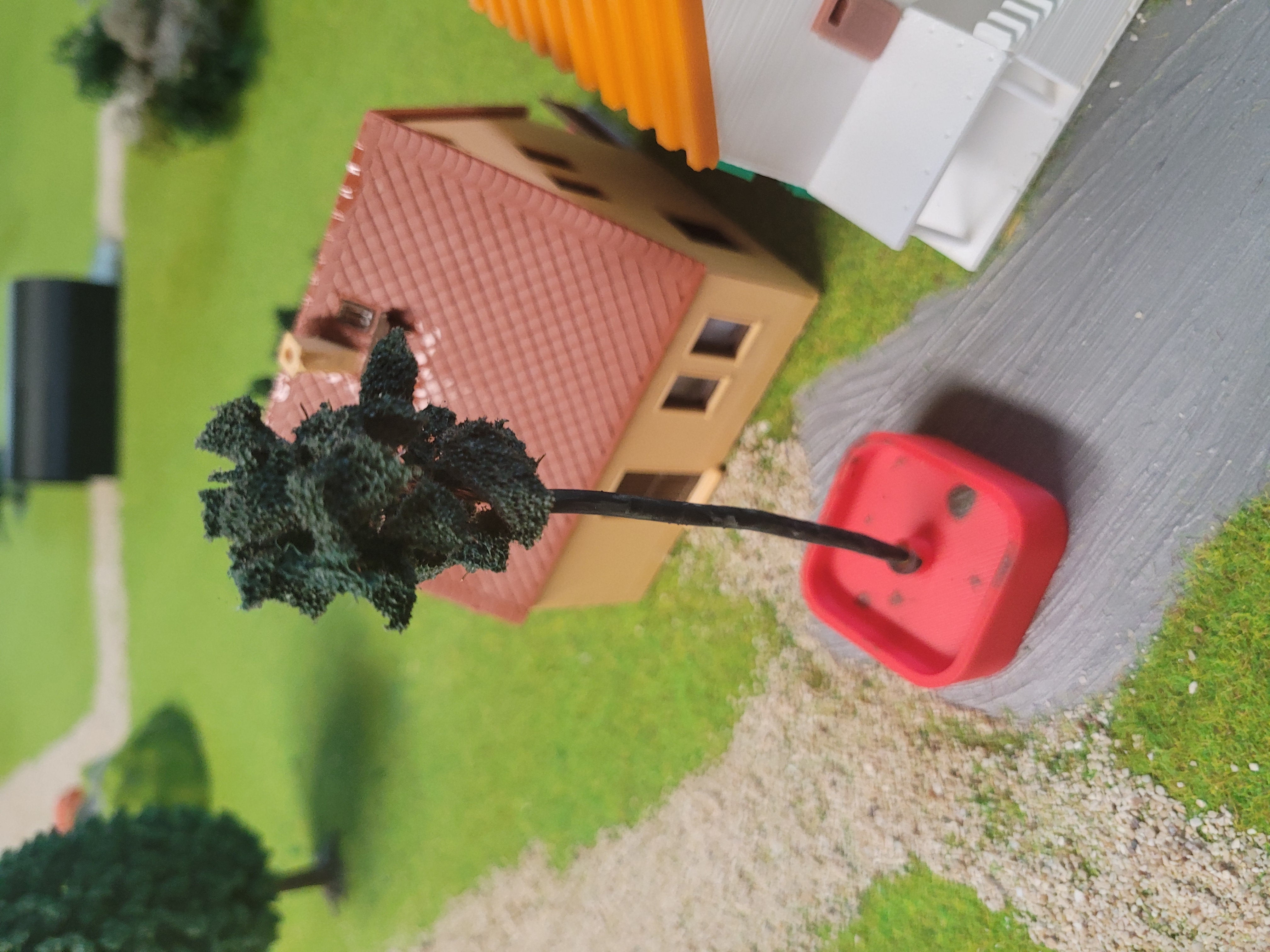 Držač za stvarenje drvca./Holder to make tree.