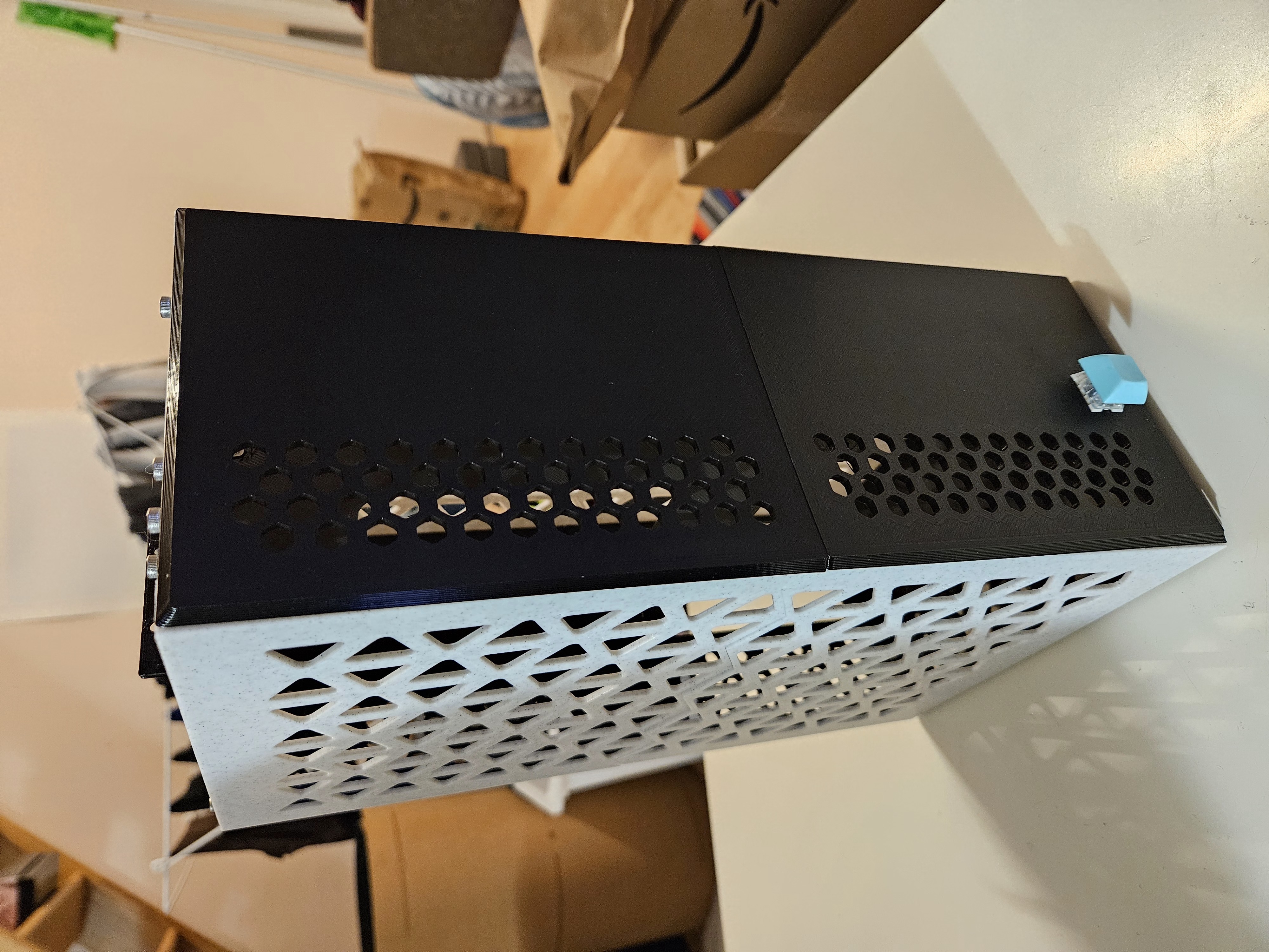 Miniatura 3 do modelo 3D Front Panel MX Switch - NutCase - Vertical ITX PC Case