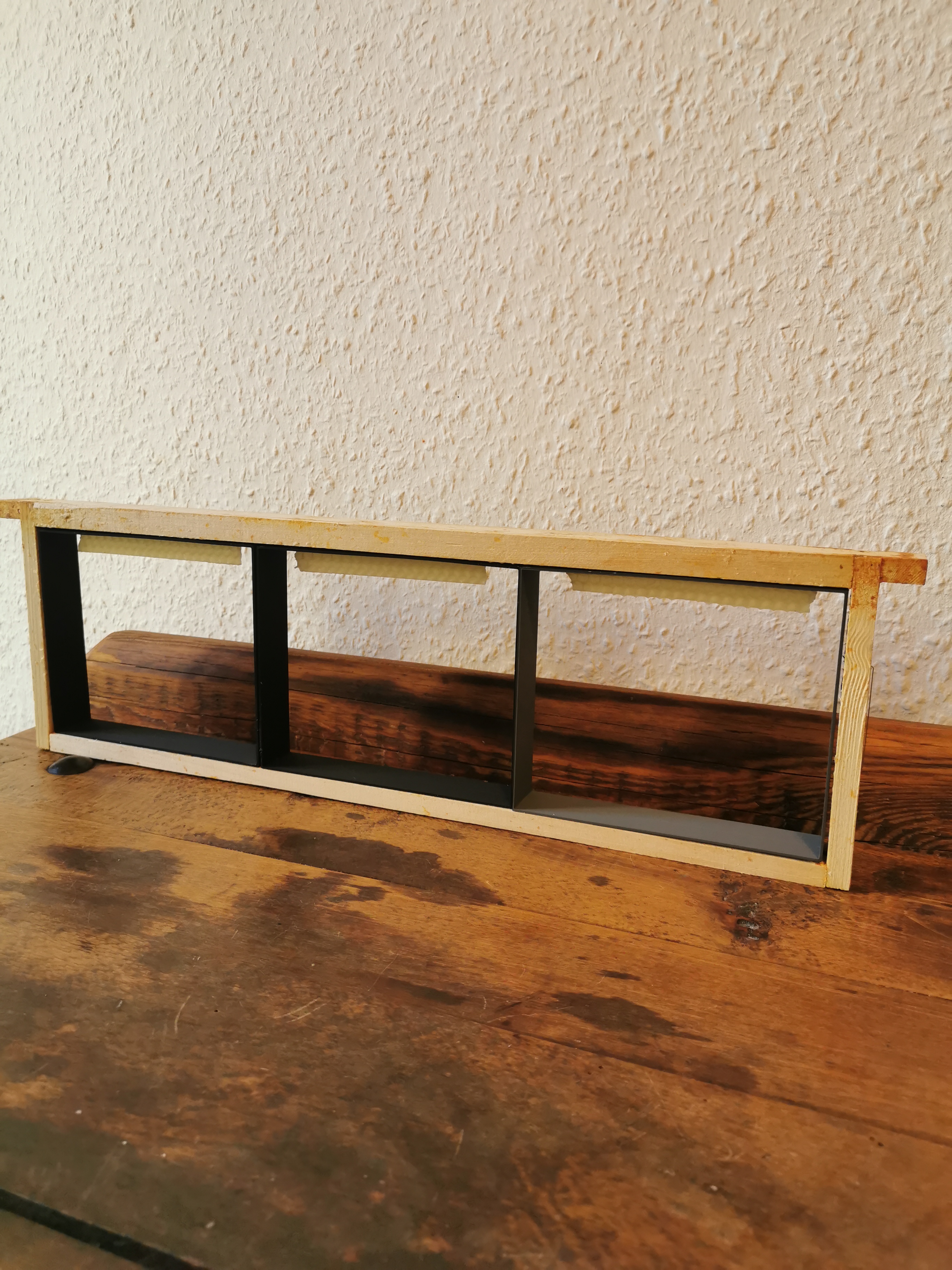 Frame for raw comb honey (v2)