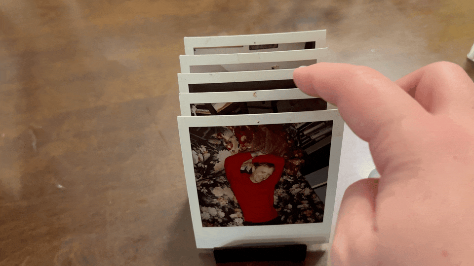 BiStable Photo Holder