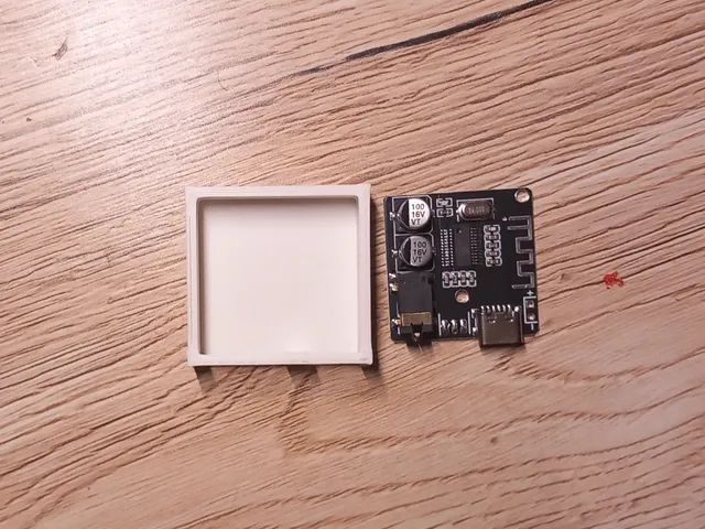 Bluetooth Empfänger auf AUX Schutzhülle