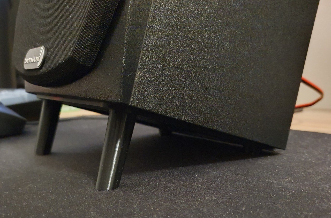 Angled bookshelf speaker stand (MK402X) by Impersonator Download free STL model