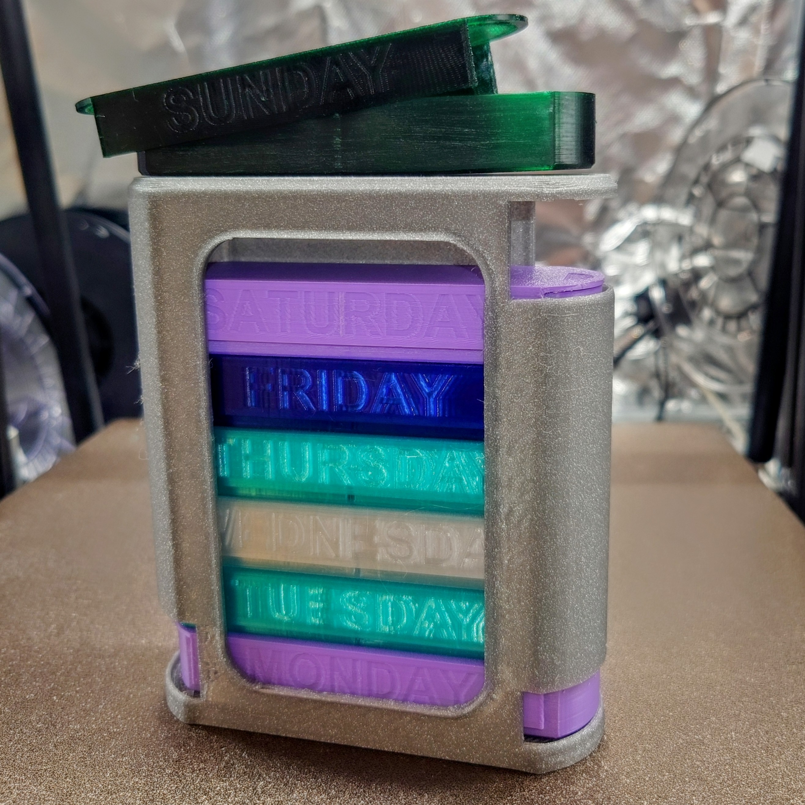 Weekly Pill Box with 2 compartments (remix and more FDM friendly)