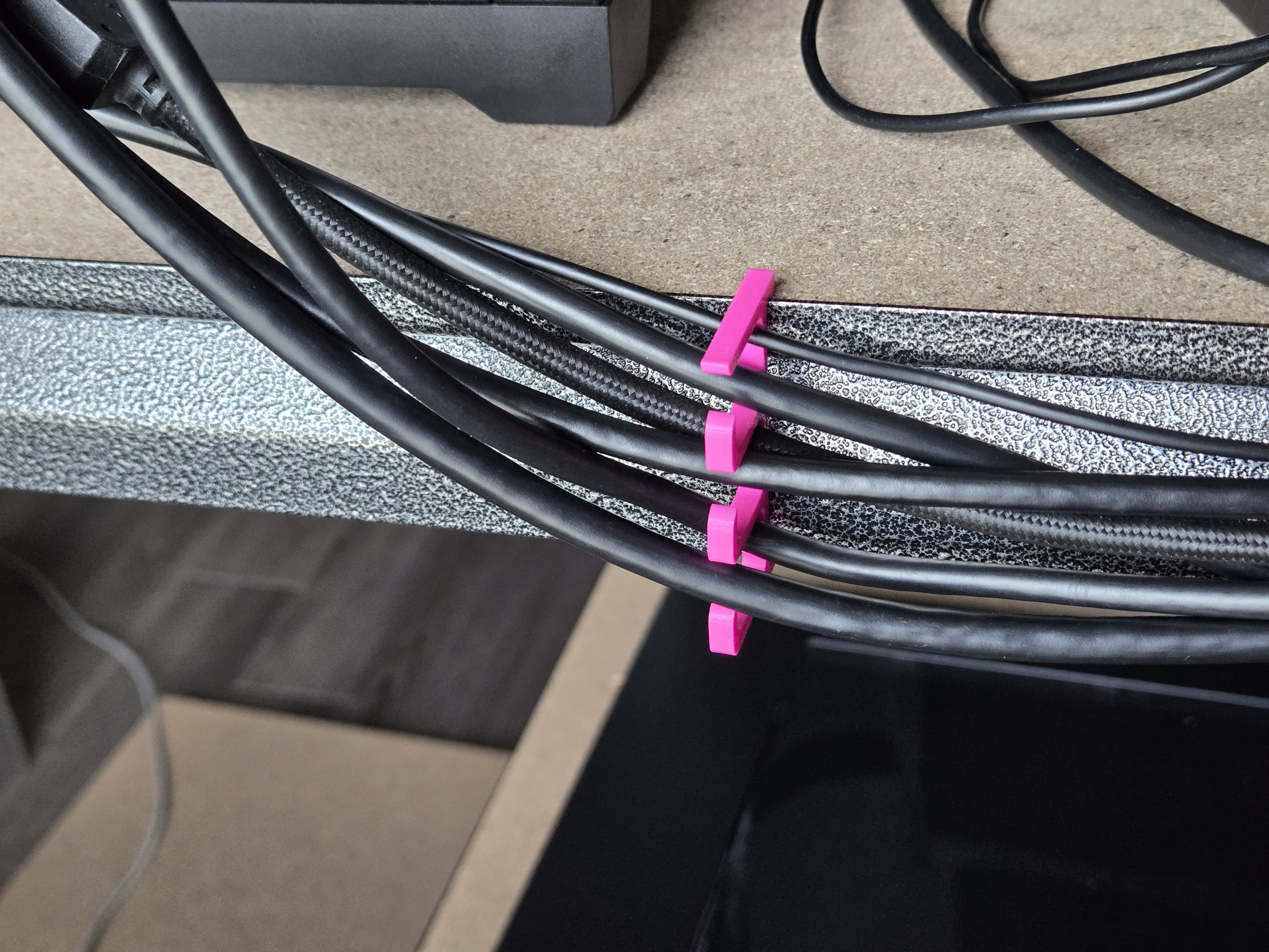 Miniatura 3 do modelo 3D Rack Rail Cord Support Adapter