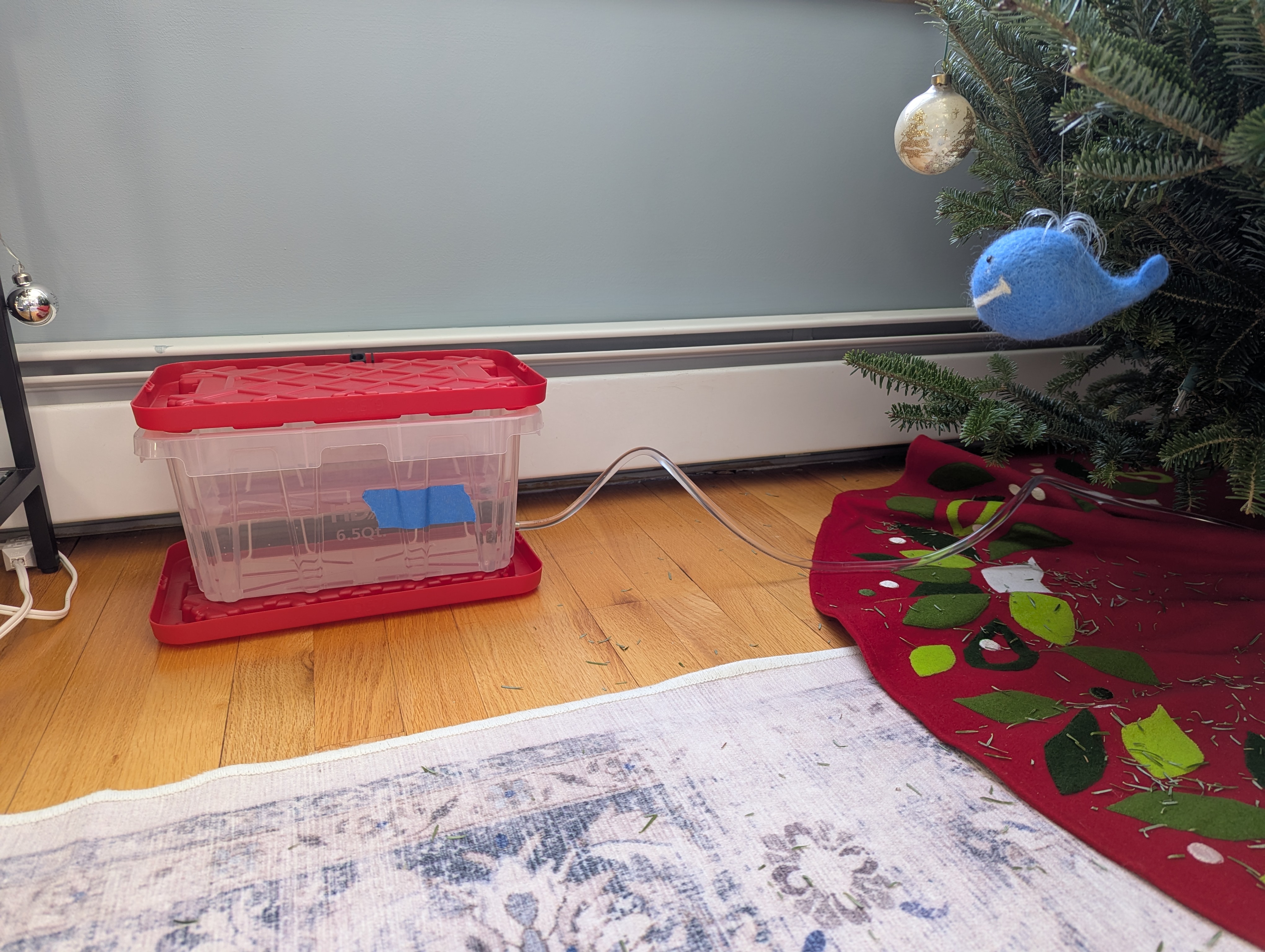 Christmas Tree Water Siphon - 3/8" Tube Holder — miniatura 3