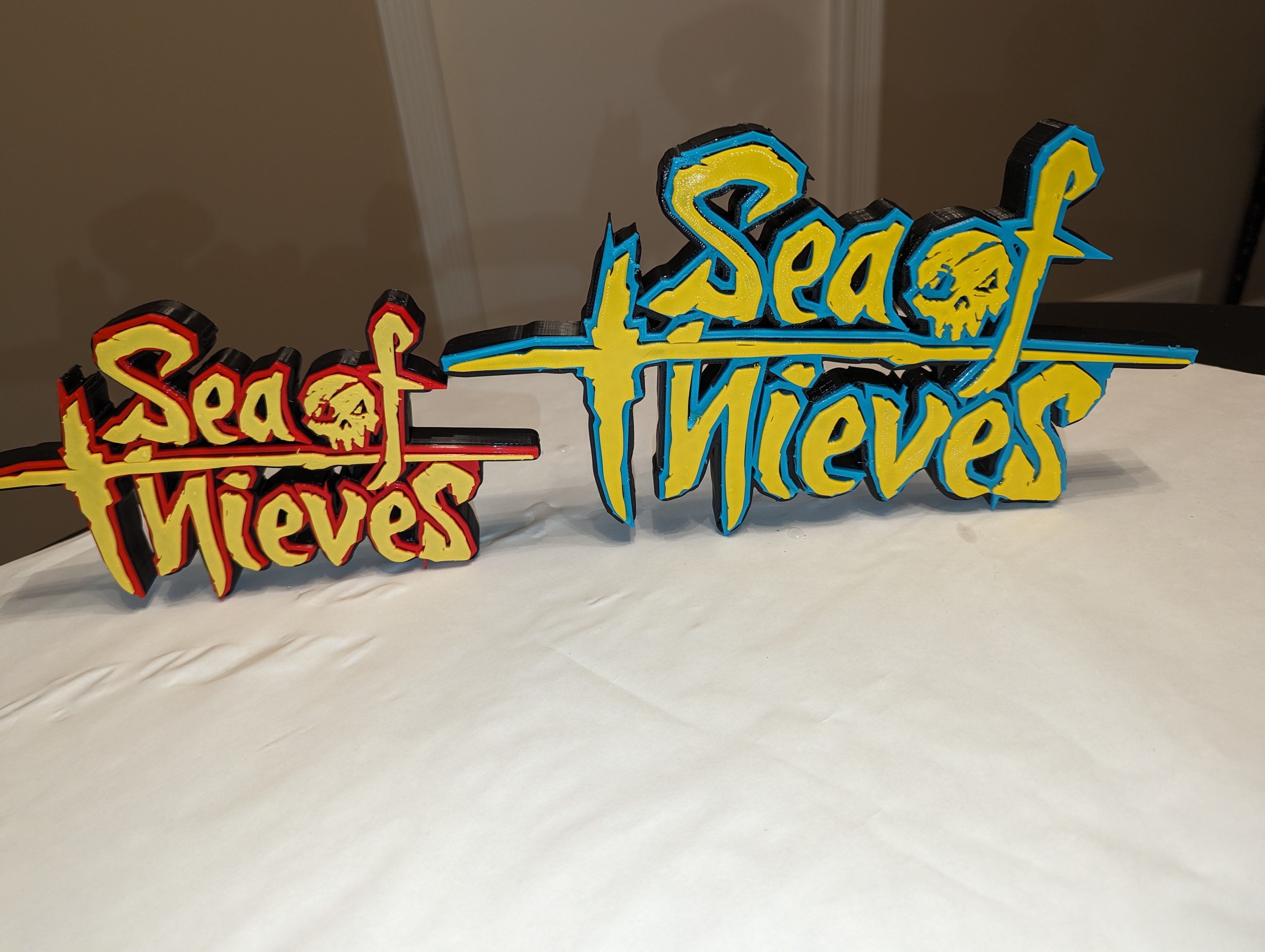 Sea of Thieves logo sign desk model