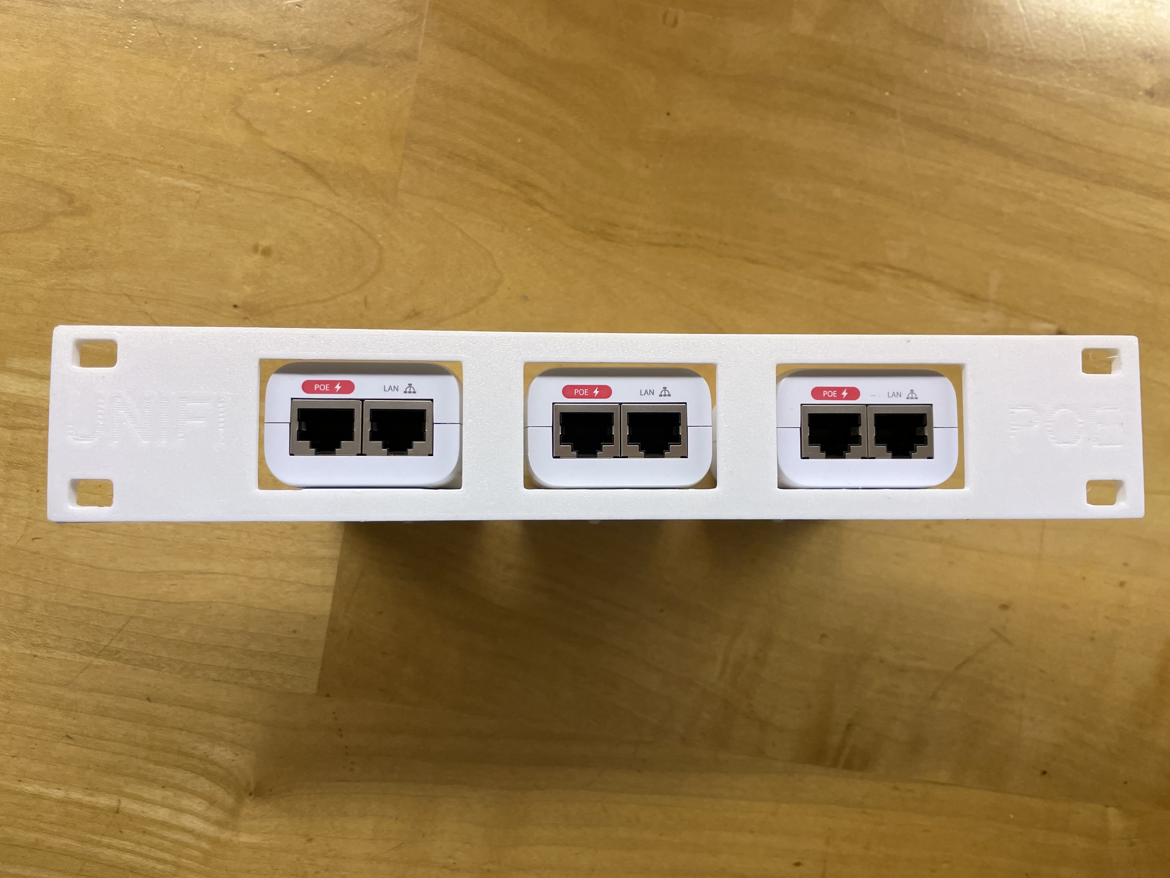 Unifi 3xPOE Adapter 10" Rack