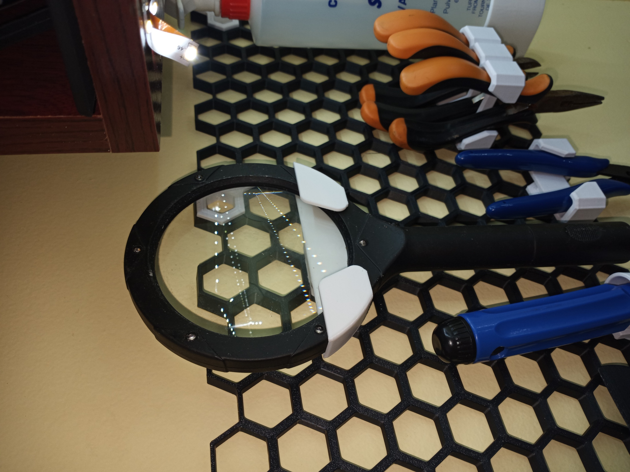 HSW Magnifier holder
