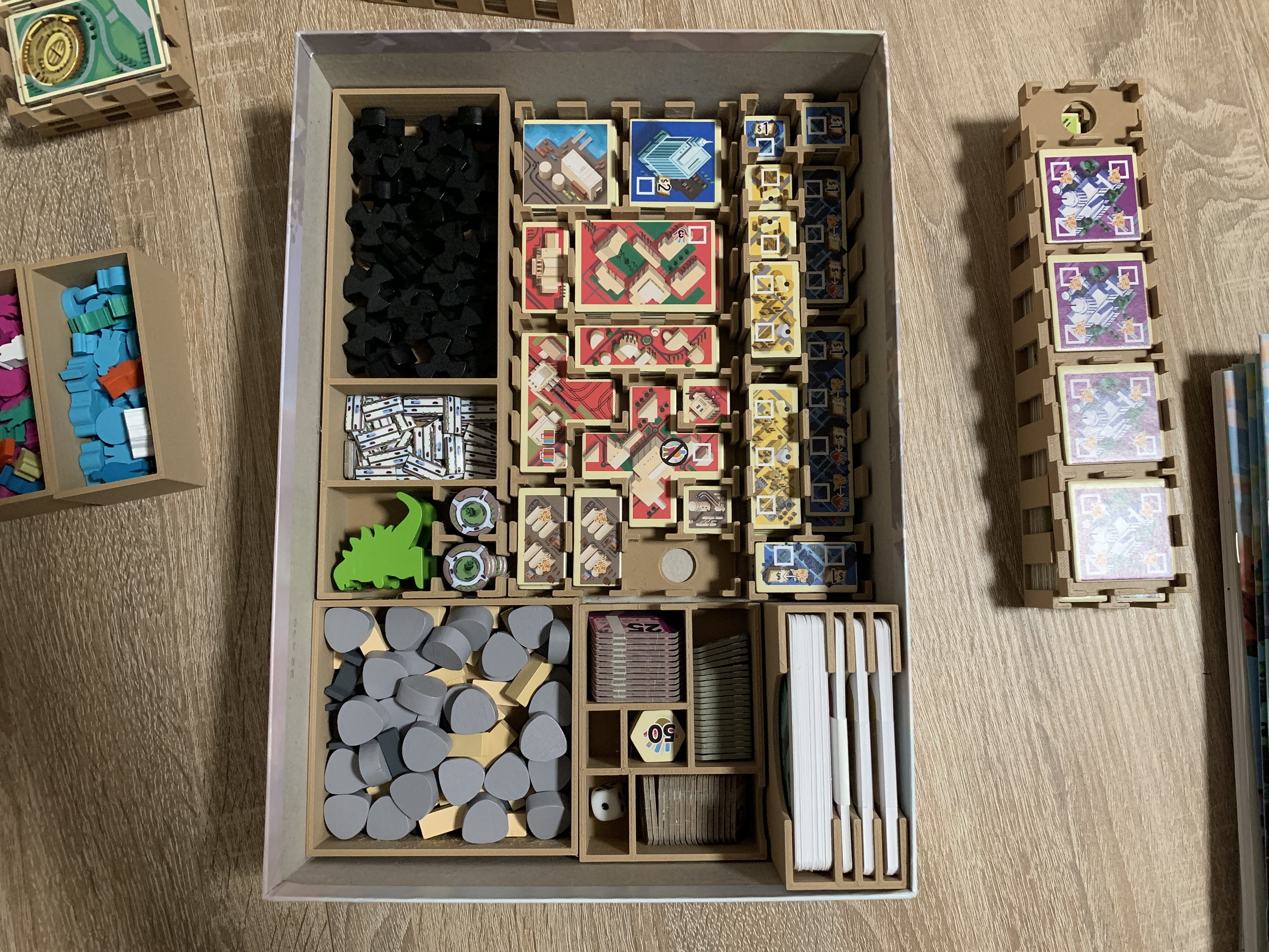 Small City Deluxe + Expansions Organizer / Insert