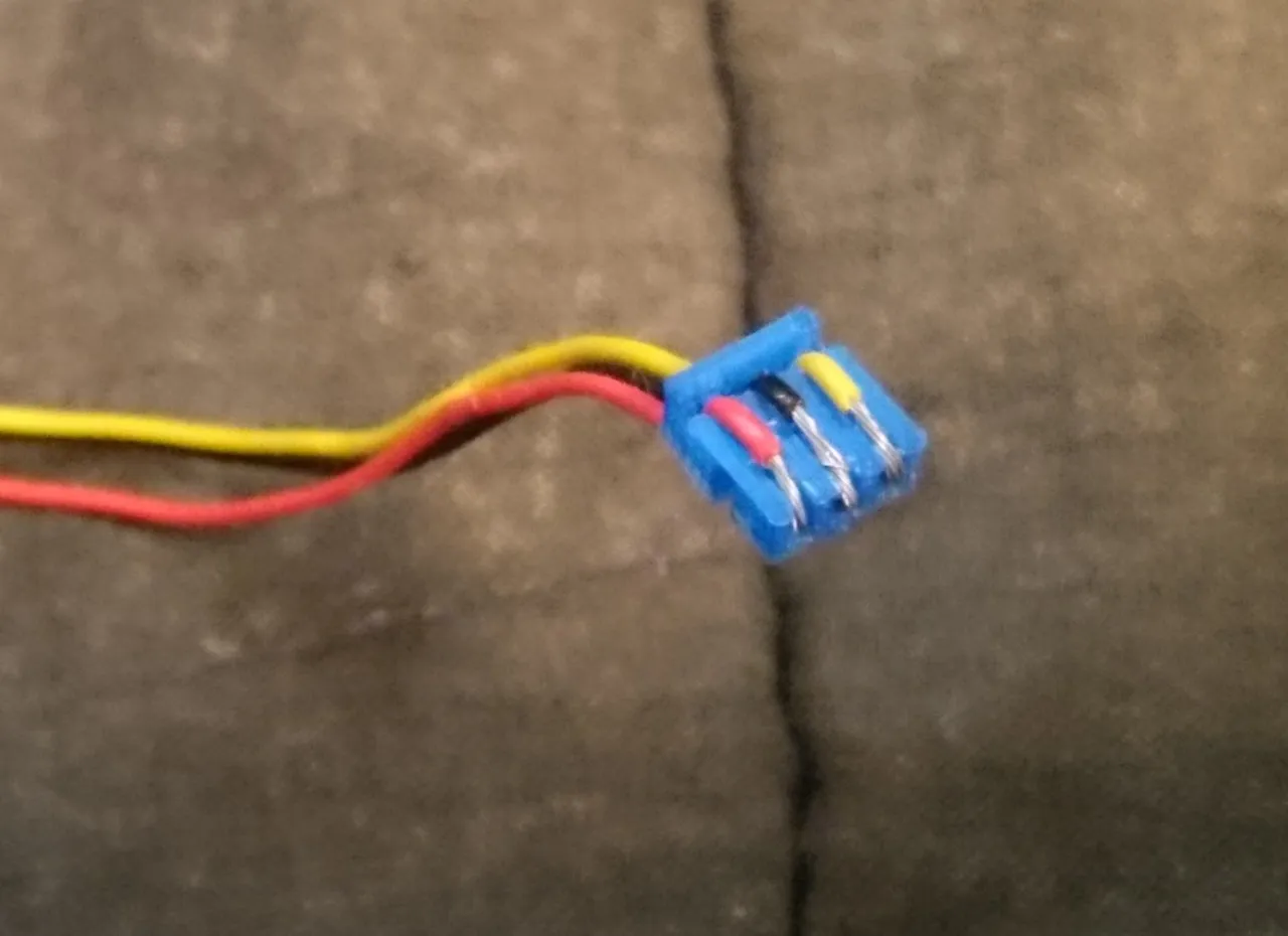 female 3 pin fan connector