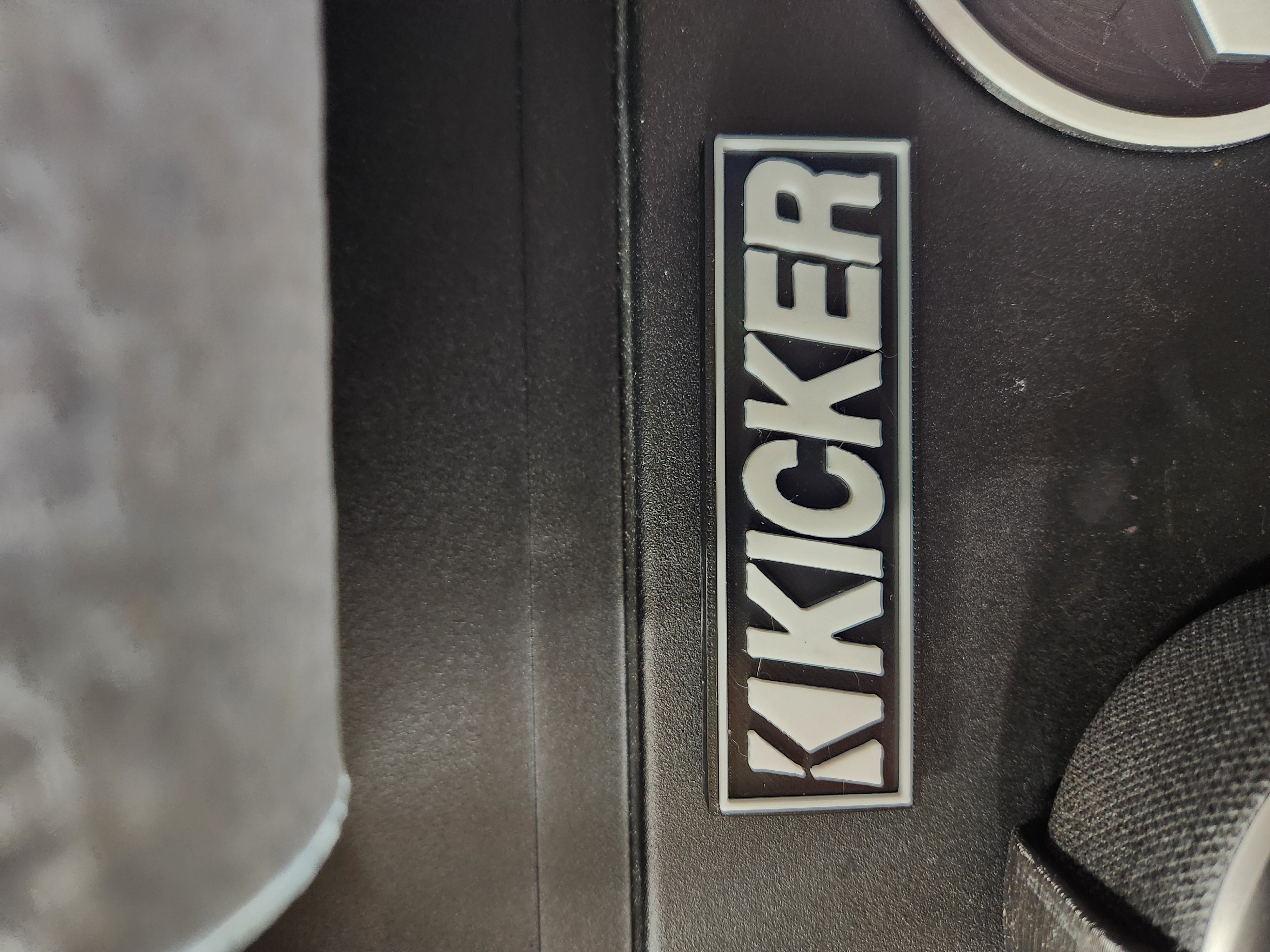 kicker logo
