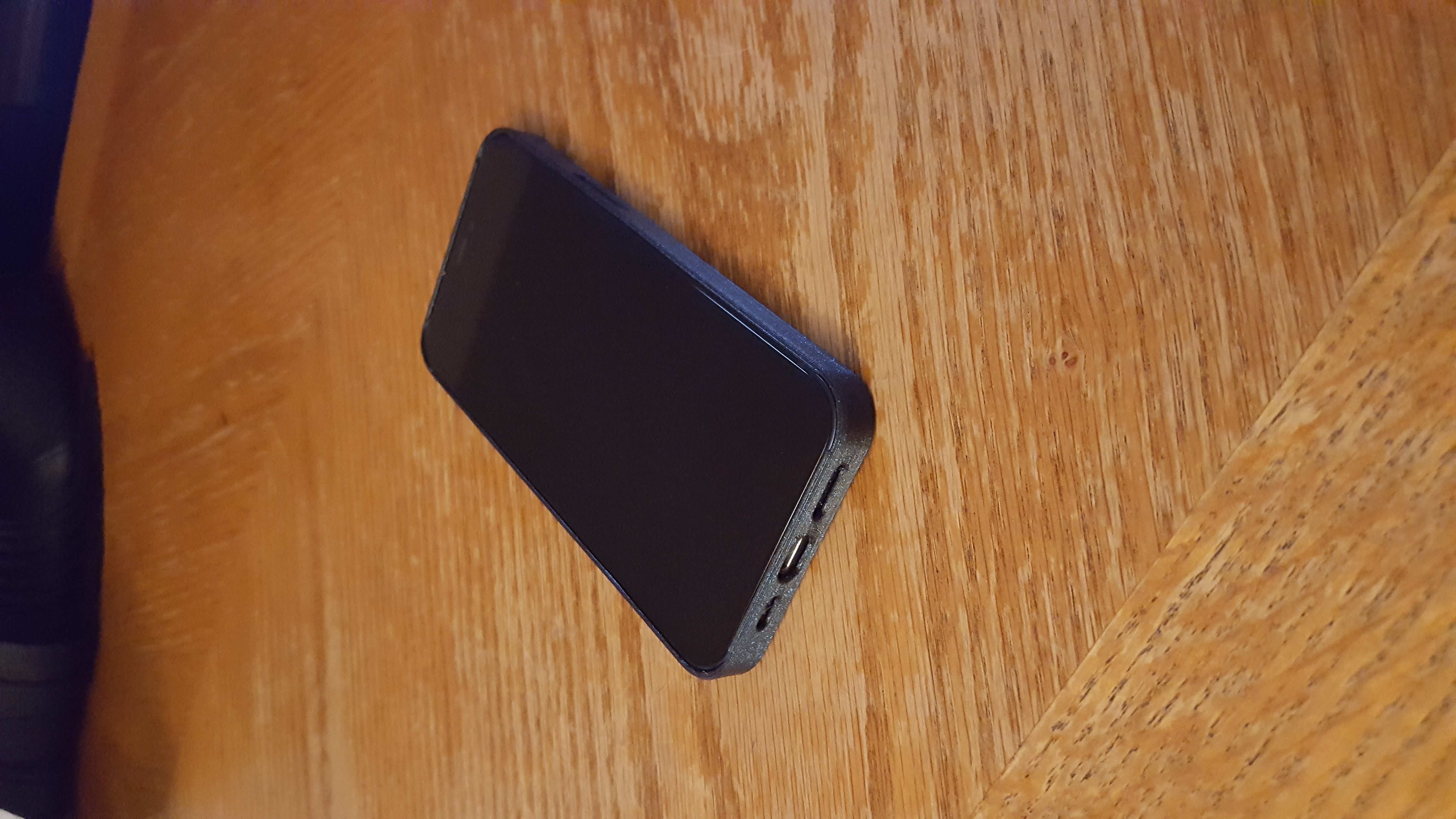 Miniatura 3 do modelo 3D iPhone 12 Mini Case