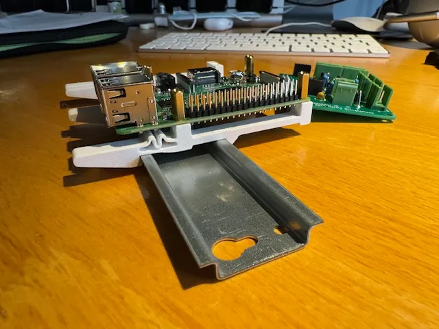 Raspberry Pi 3, 4, 5 low profile DIN Rail Mount