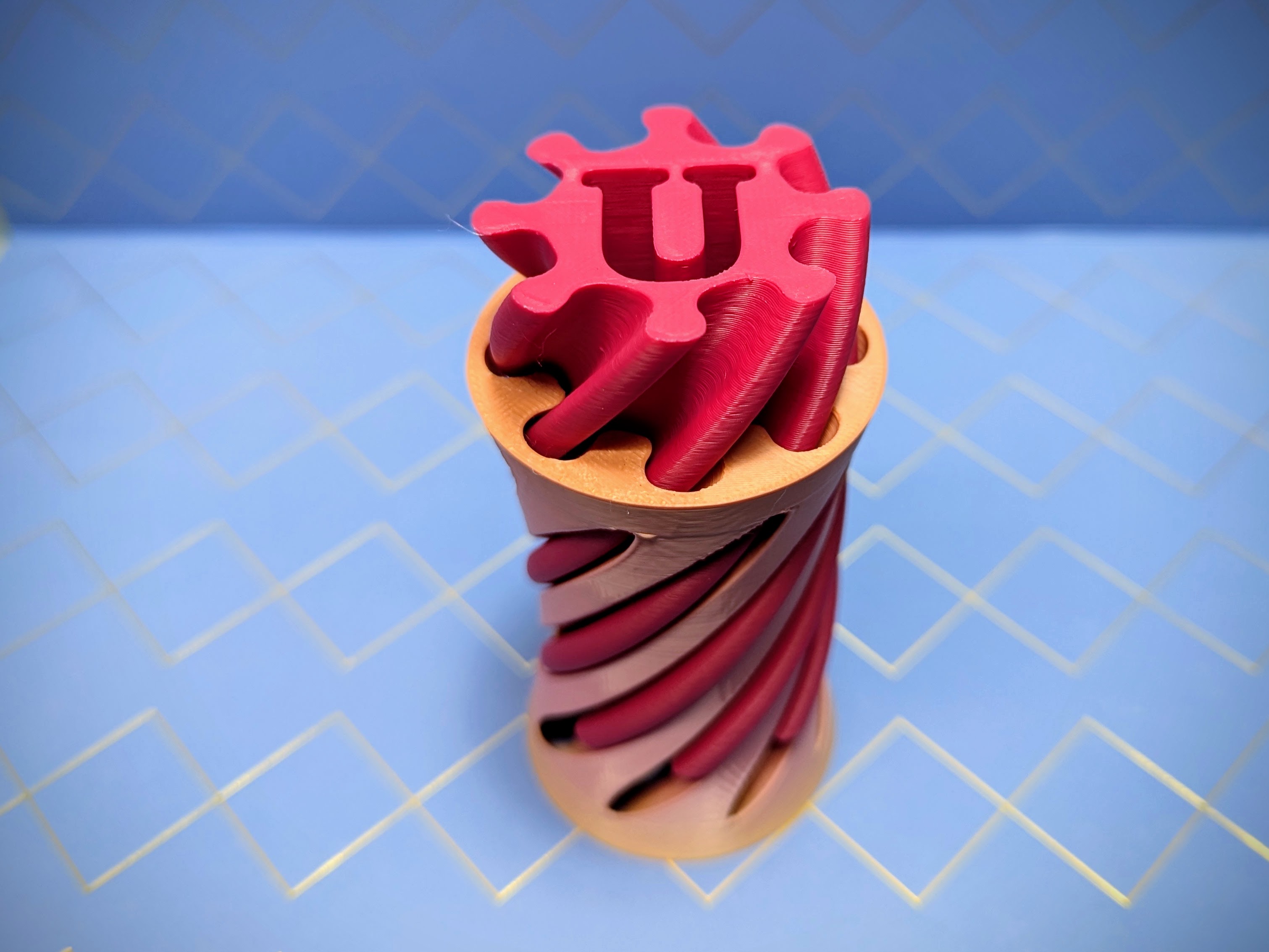 Letter U Spiral Vortex Fidget — thumbnail 3