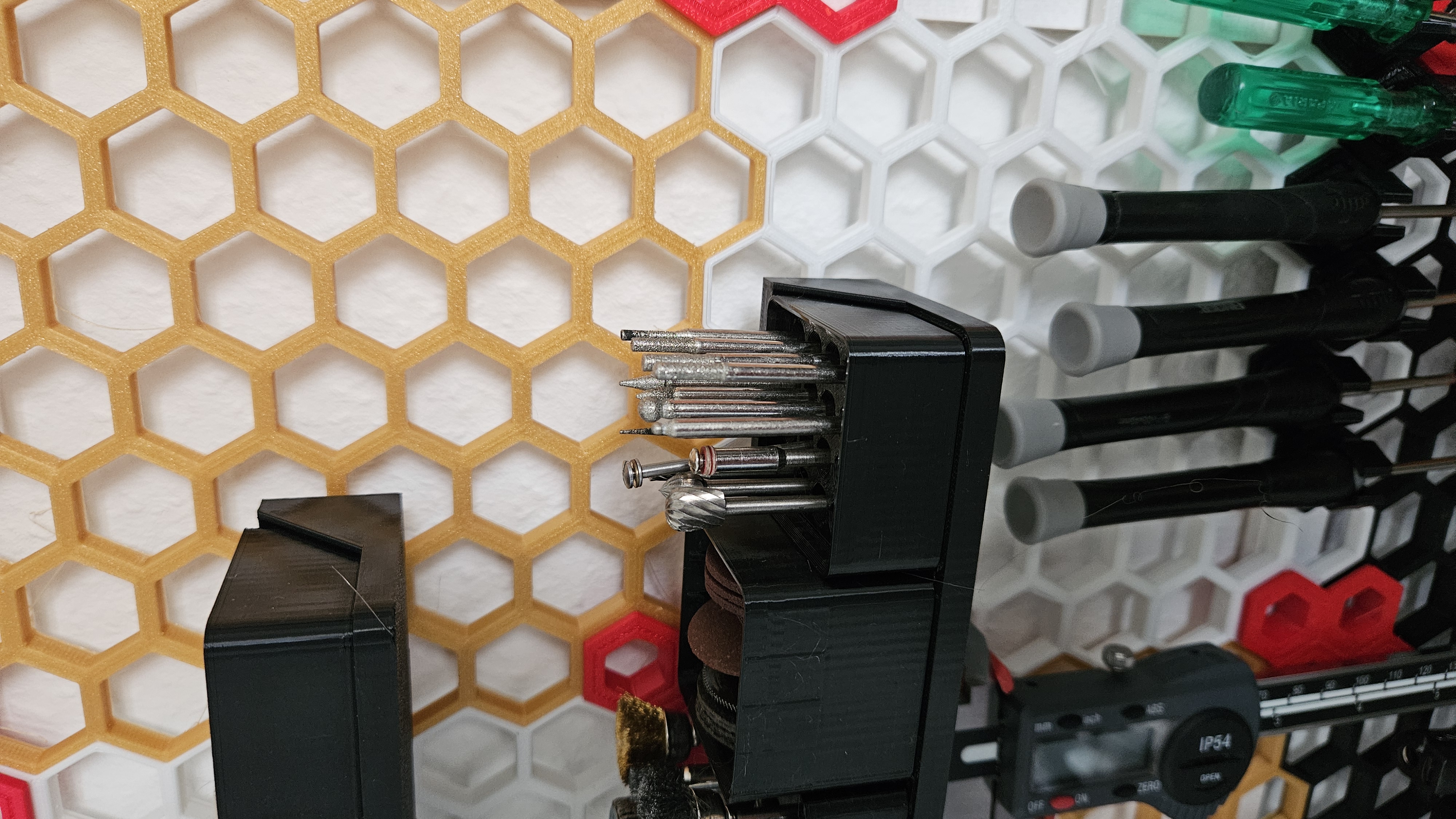 Gridfinity Bins For Dremel Bits 4x4 holes row