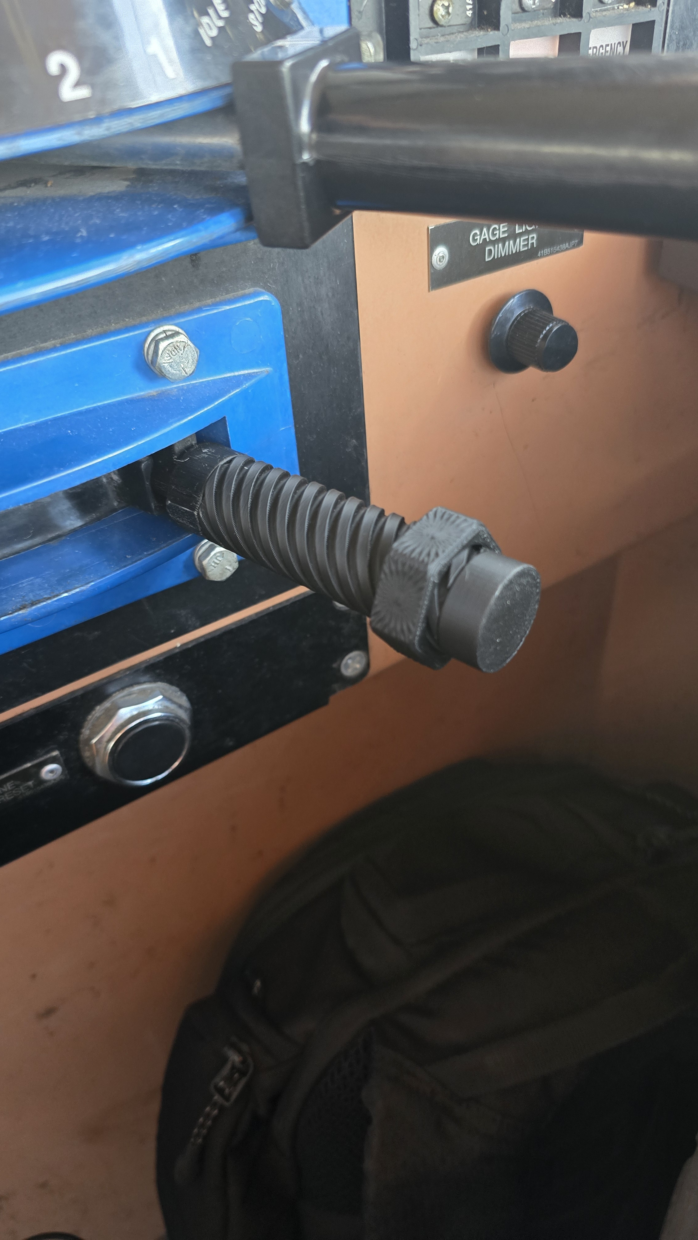 Reverser handle single thread