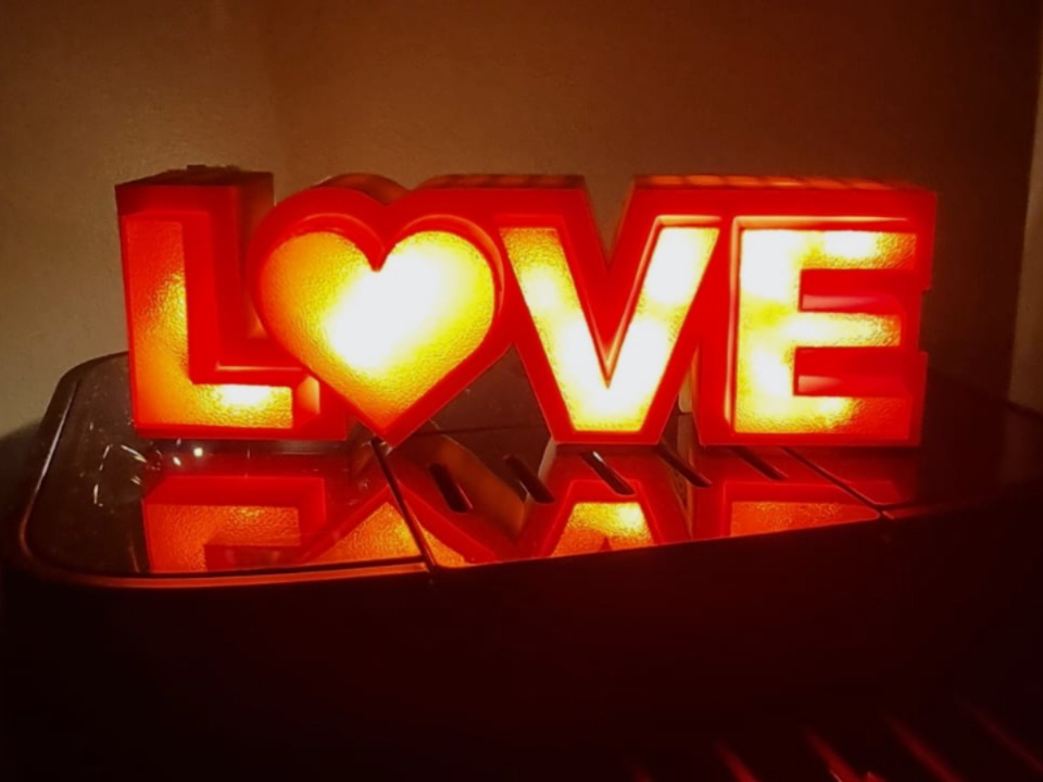 LOVE led light box