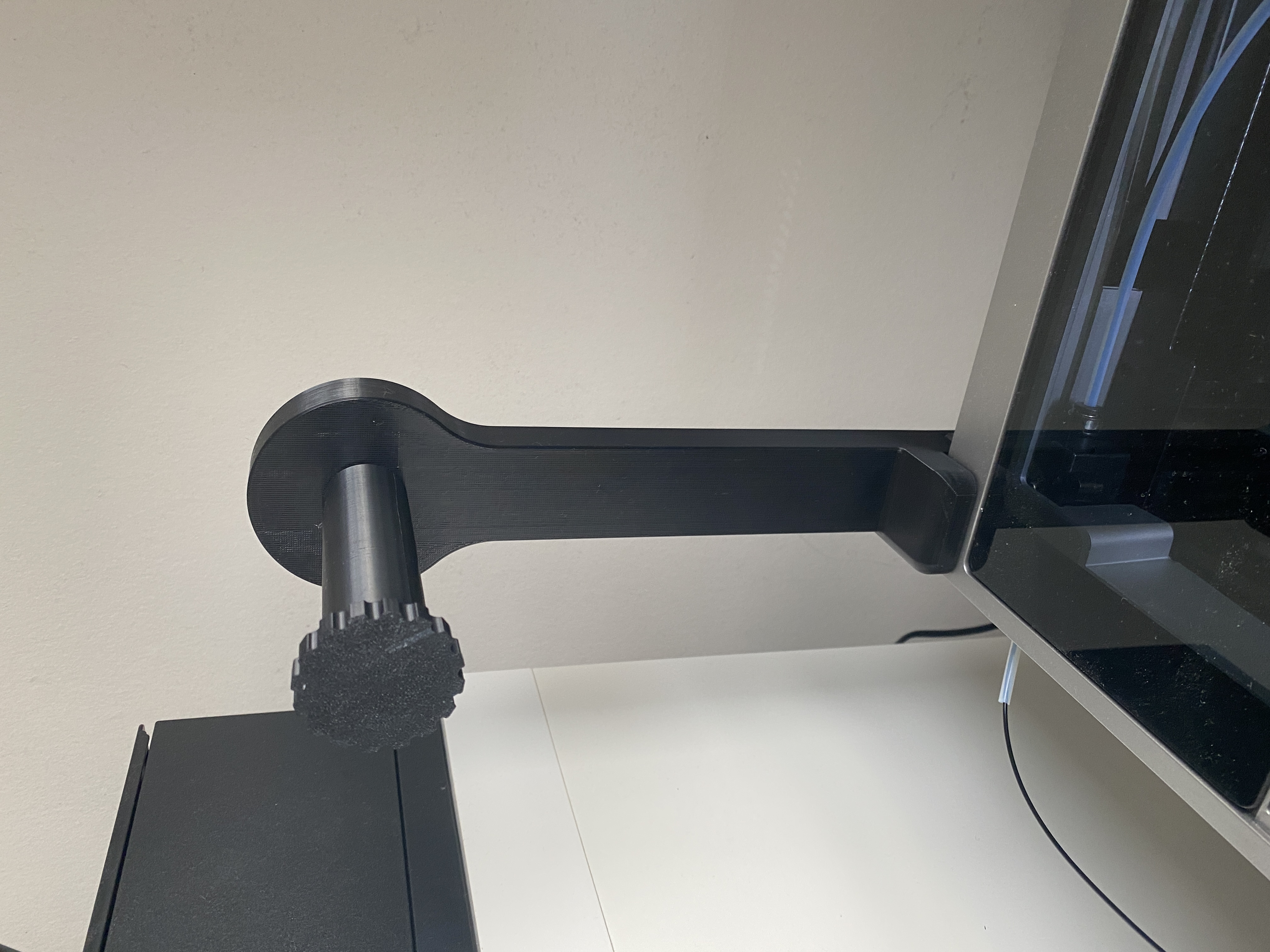 Tall Qidi plus 4 spool holder (remix, original design by: DOUDear And Walter Sowers)