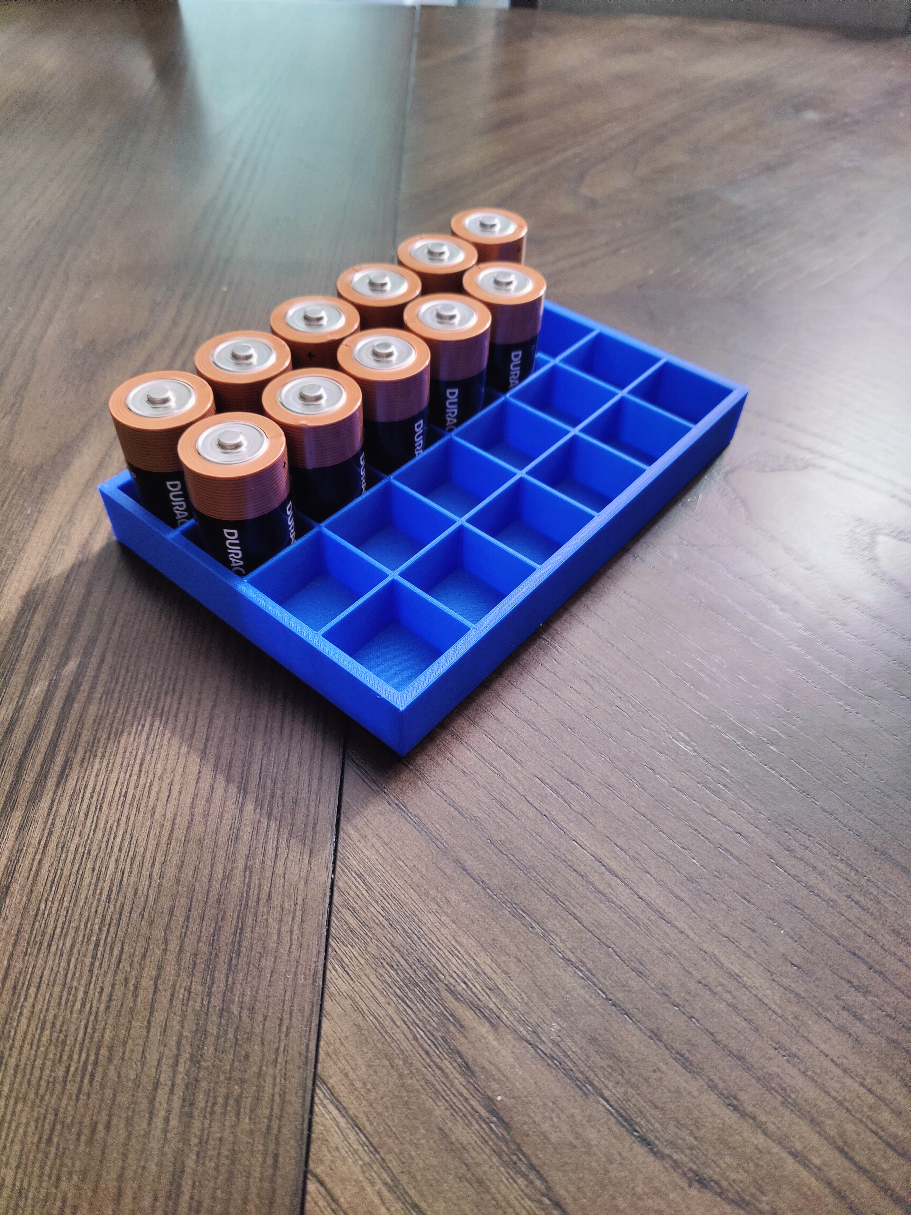 D battery holder