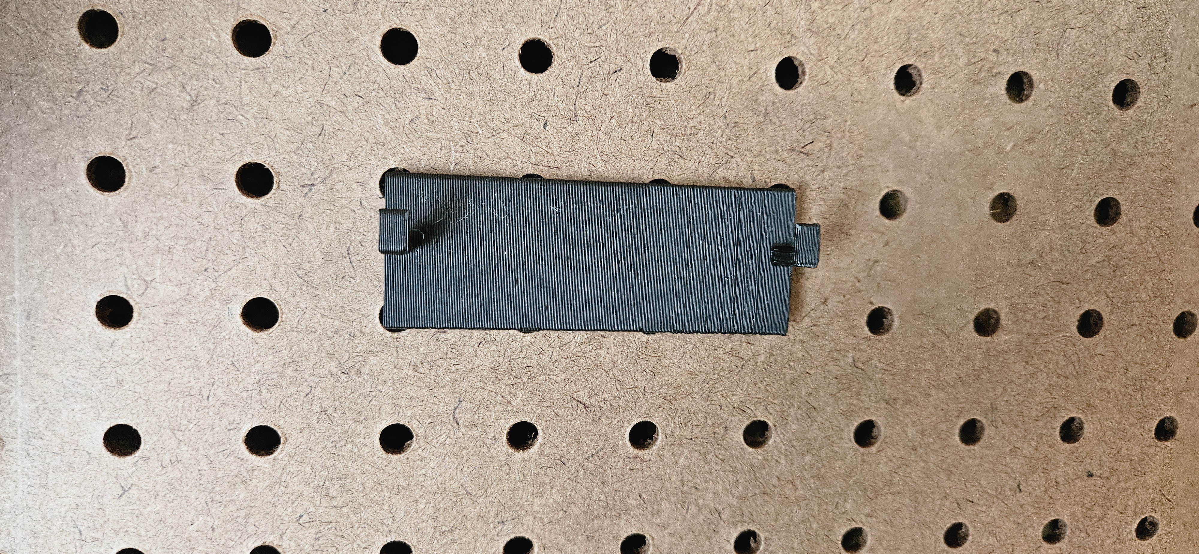 Miniatura 4 do modelo 3D Pegboard Combination Square Holder