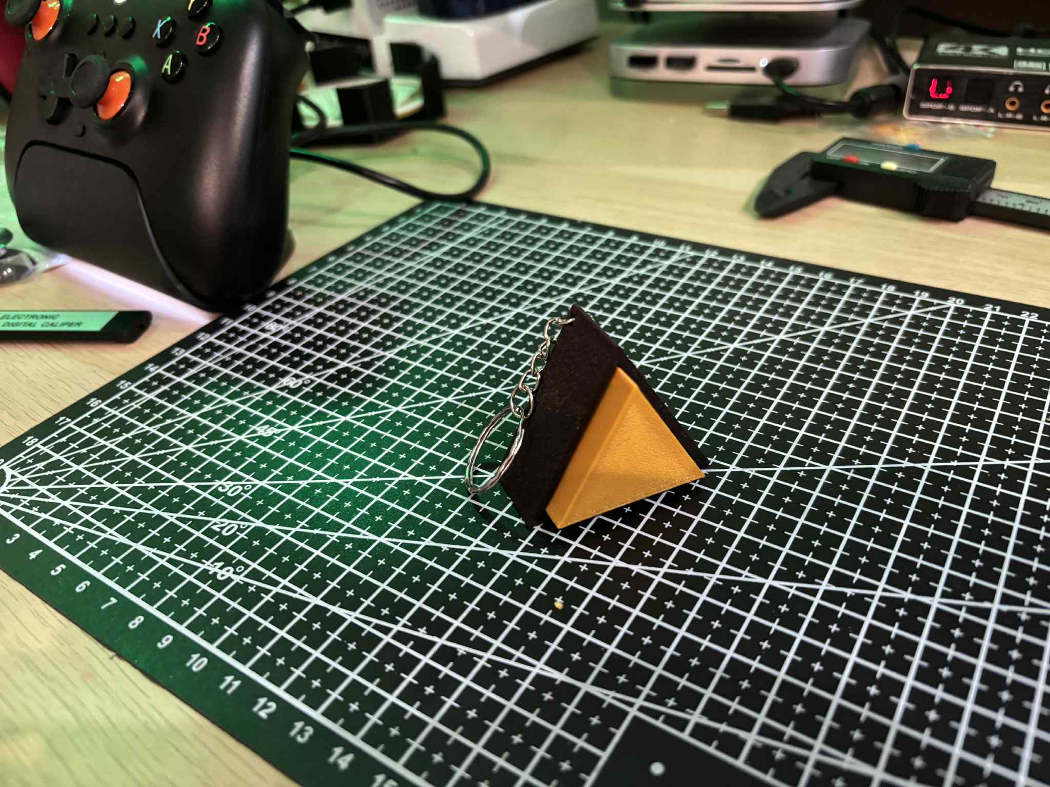 Triangle_Clicker_keychain